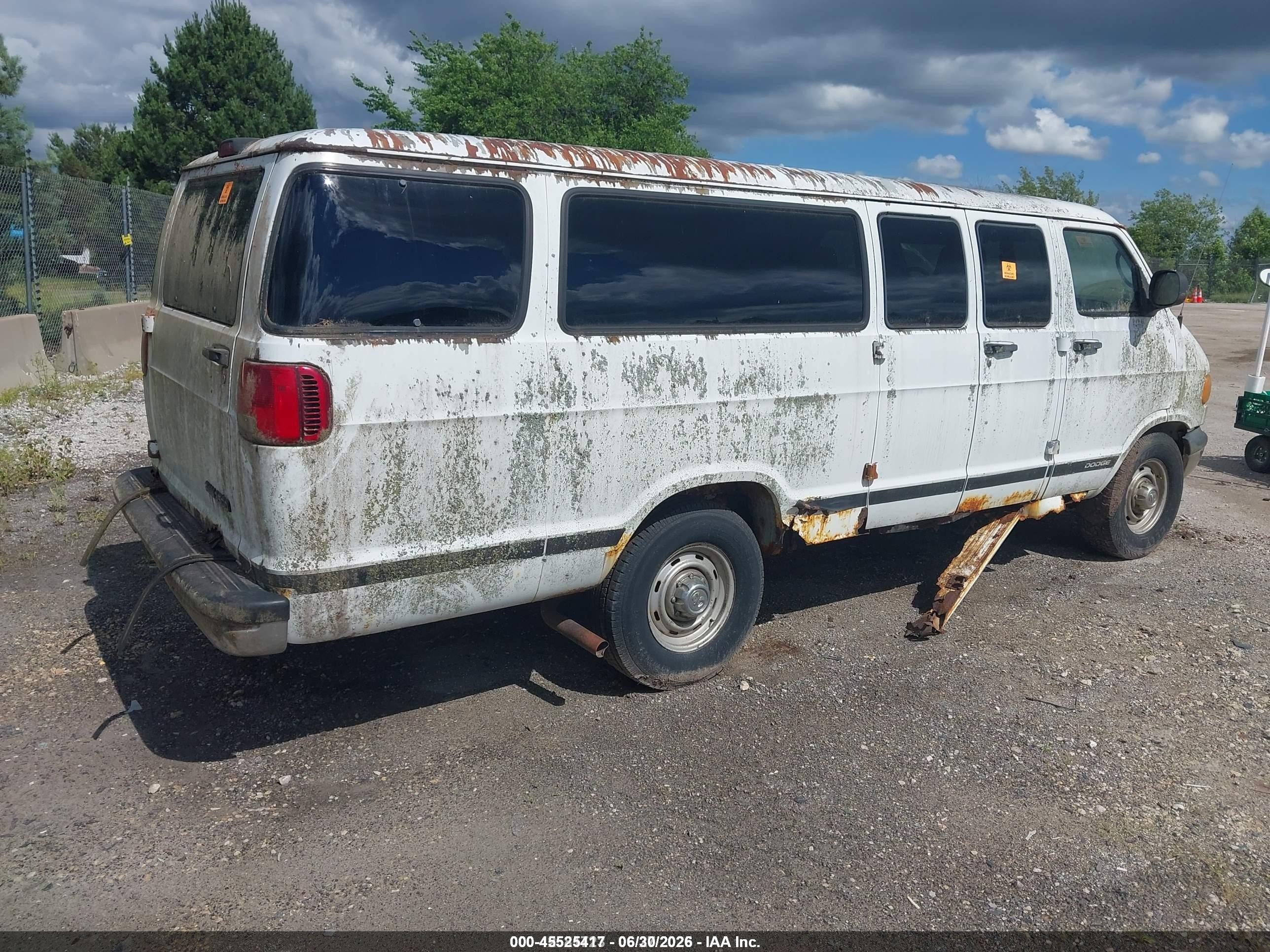 2001 Dodge Ram Wagon 3500   Белый vin: 2B5WB35Z91K554613