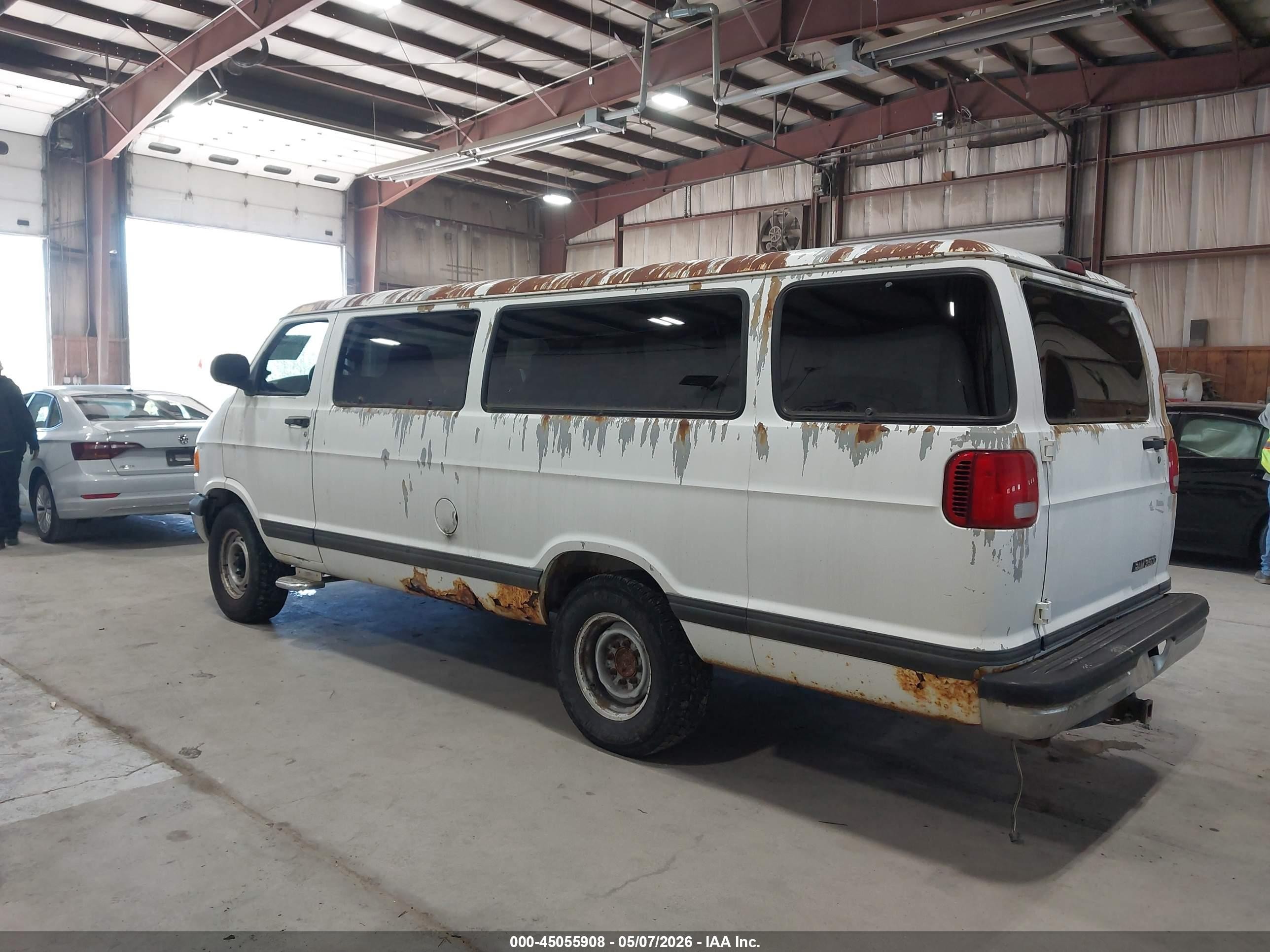 2002 Dodge Ram Wagon 3500   Белый vin: 2B5WB35Z92K105059
