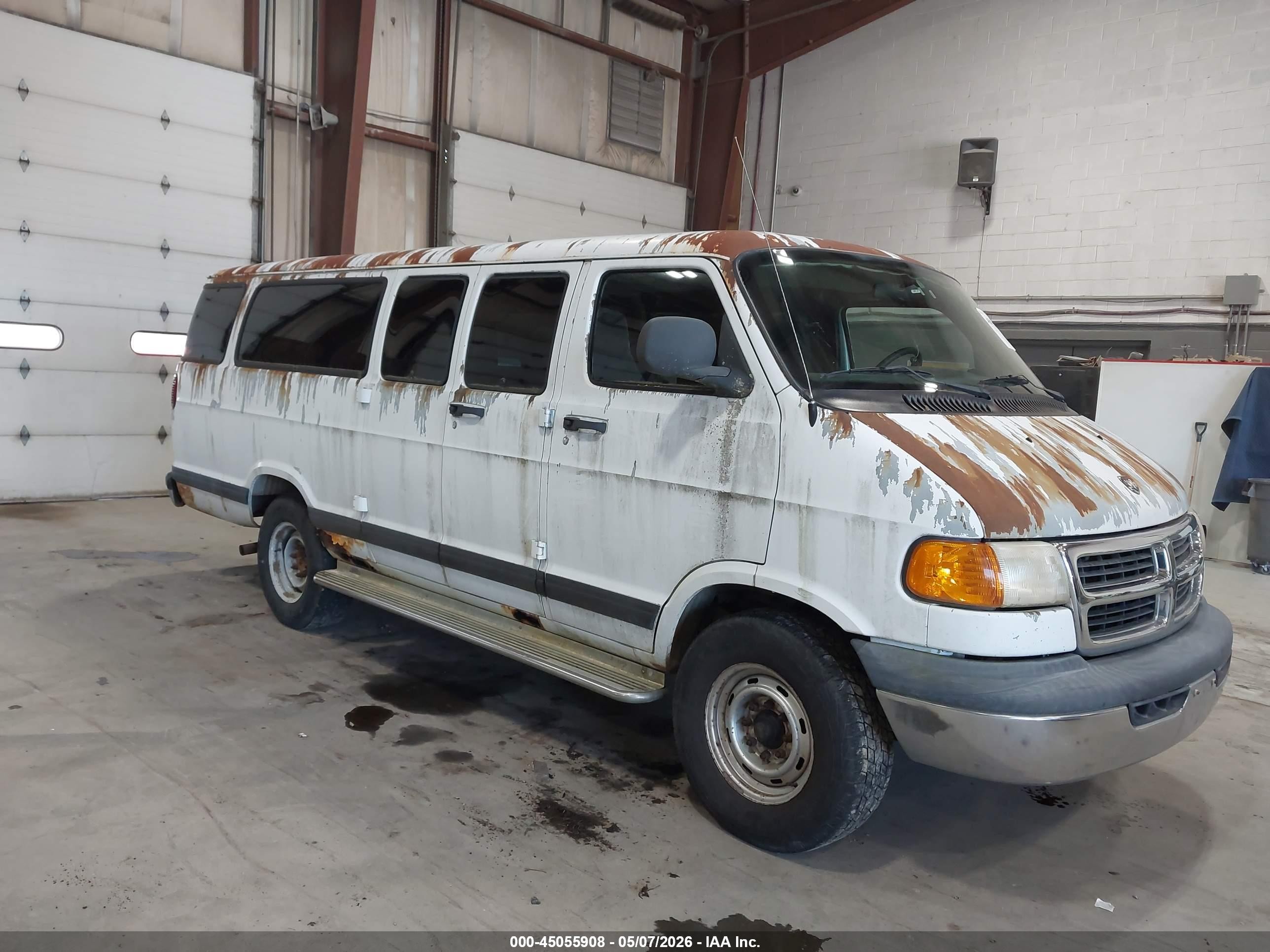 2002 Dodge Ram Wagon 3500   Белый vin: 2B5WB35Z92K105059
