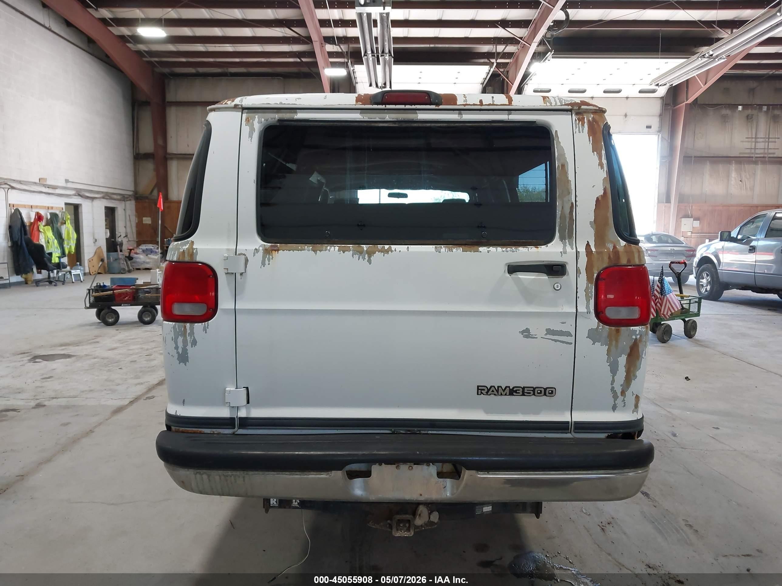 2002 Dodge Ram Wagon 3500   Белый vin: 2B5WB35Z92K105059