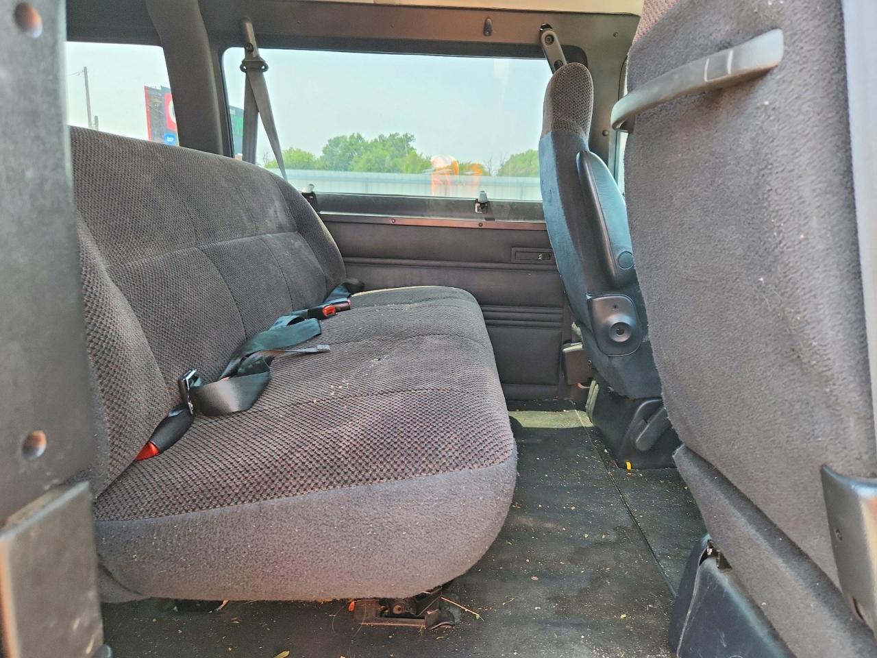 2002 Dodge Ram Wagon B3500 White vin: 2B5WB35Z92K125635