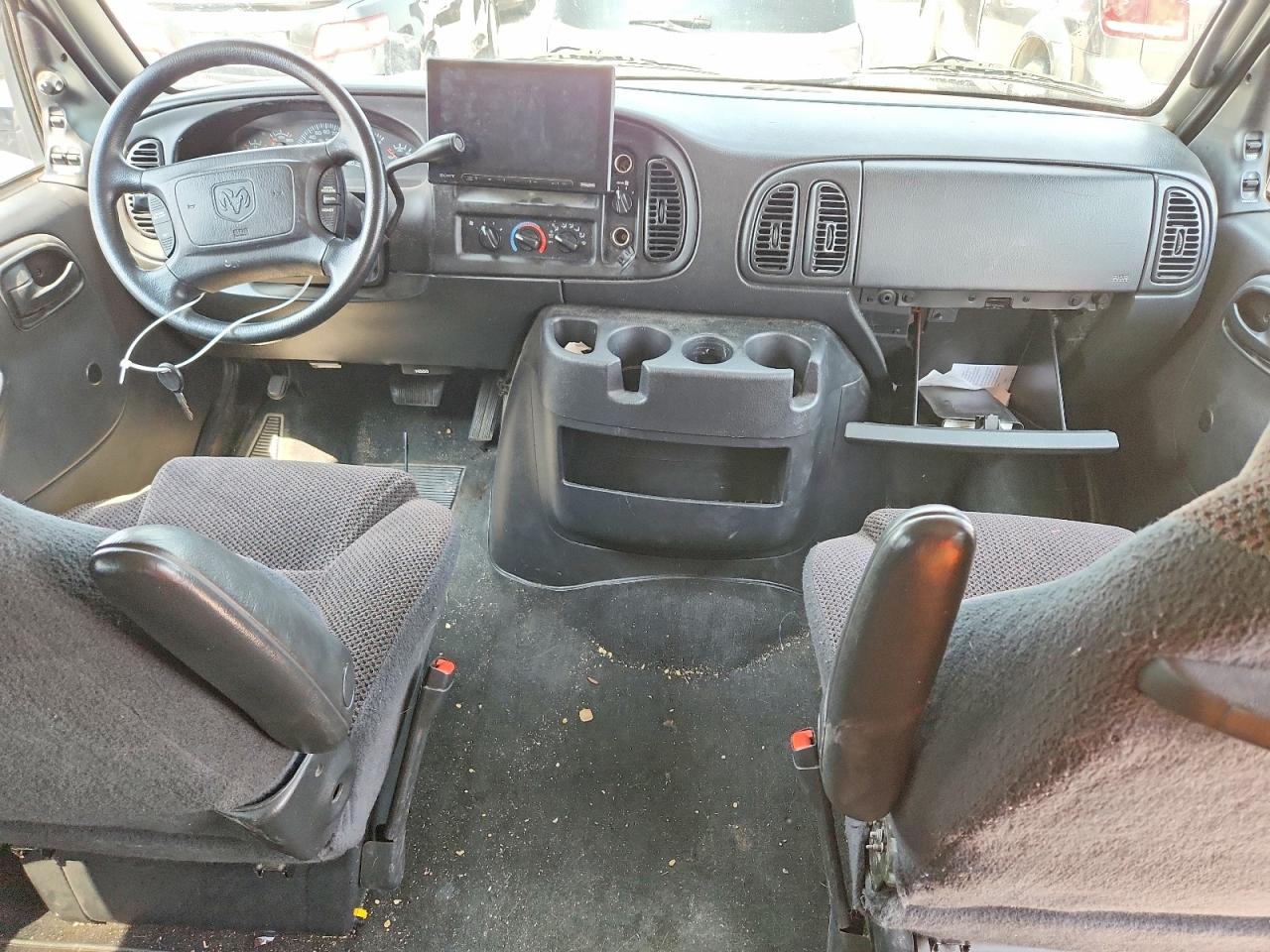 2002 Dodge Ram Wagon B3500 White vin: 2B5WB35Z92K125635
