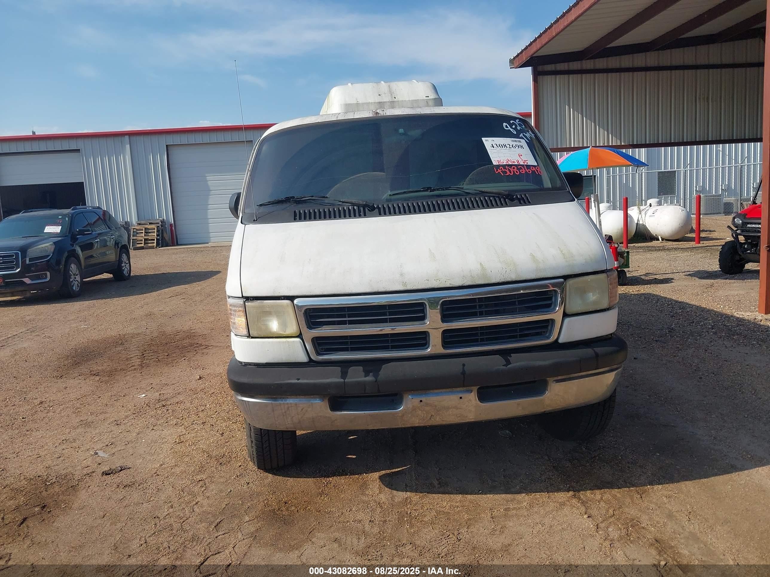 1994 Dodge Ram Wagon B350 Pink vin: 2B5WB35ZXRK173557
