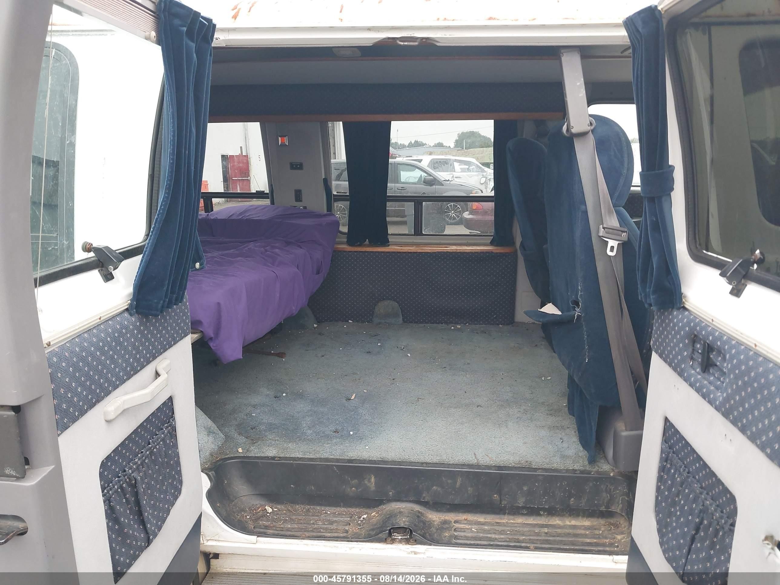 1999 Dodge Ram Van 1500 Commercial/conversion White vin: 2B6HB11X0XK507637