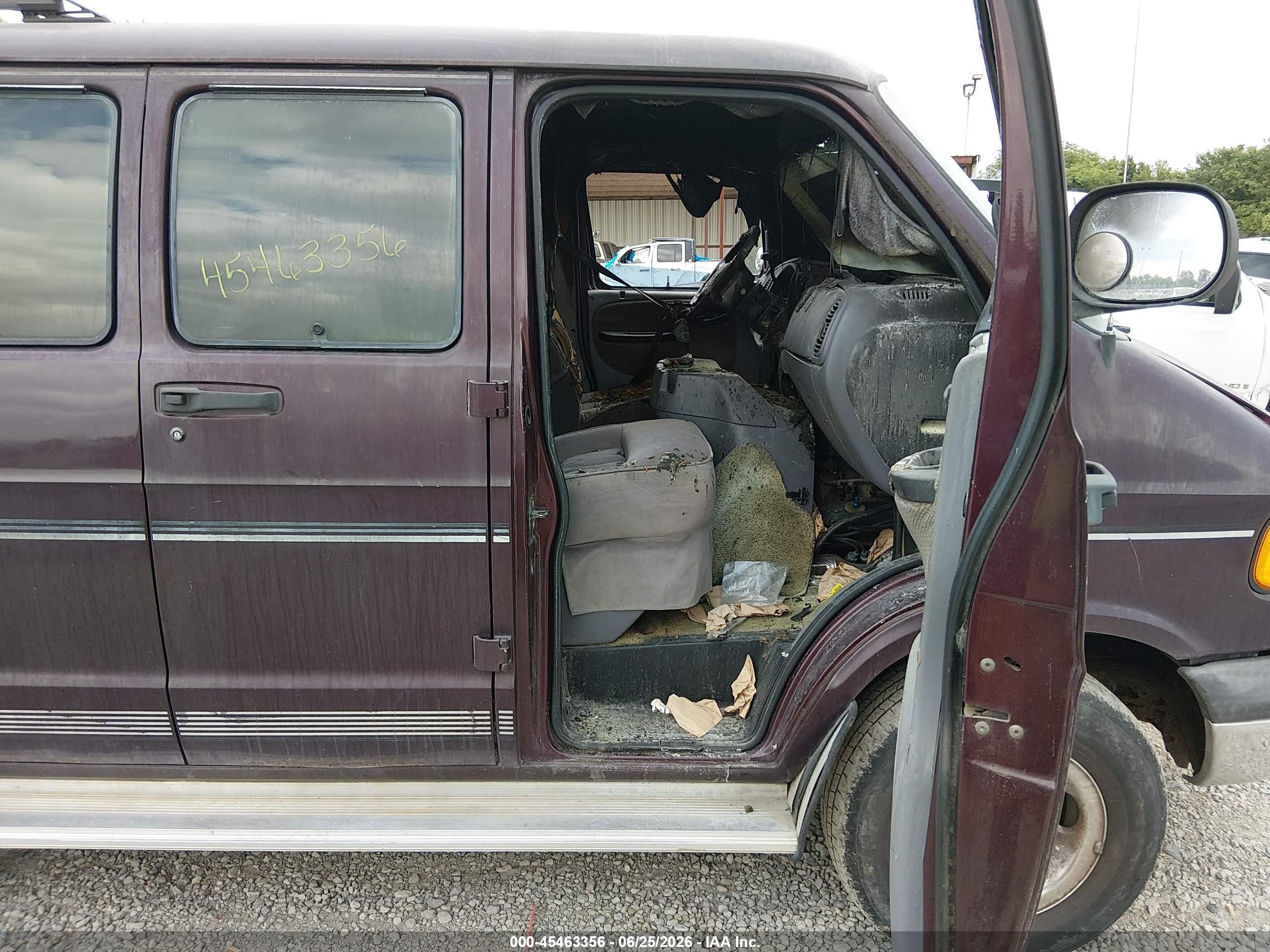 1998 Dodge Ram Van Commercial/conversion Maroon vin: 2B6HB11X5WK148025