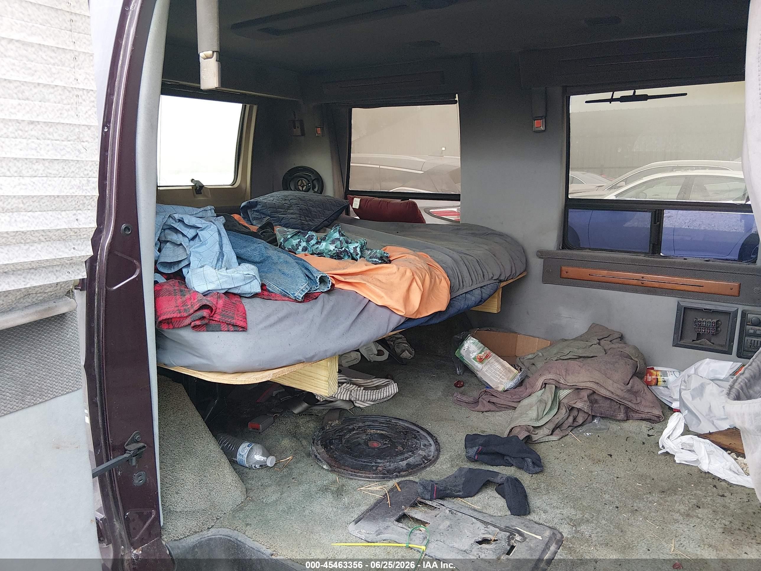 1998 Dodge Ram Van Commercial/conversion Maroon vin: 2B6HB11X5WK148025
