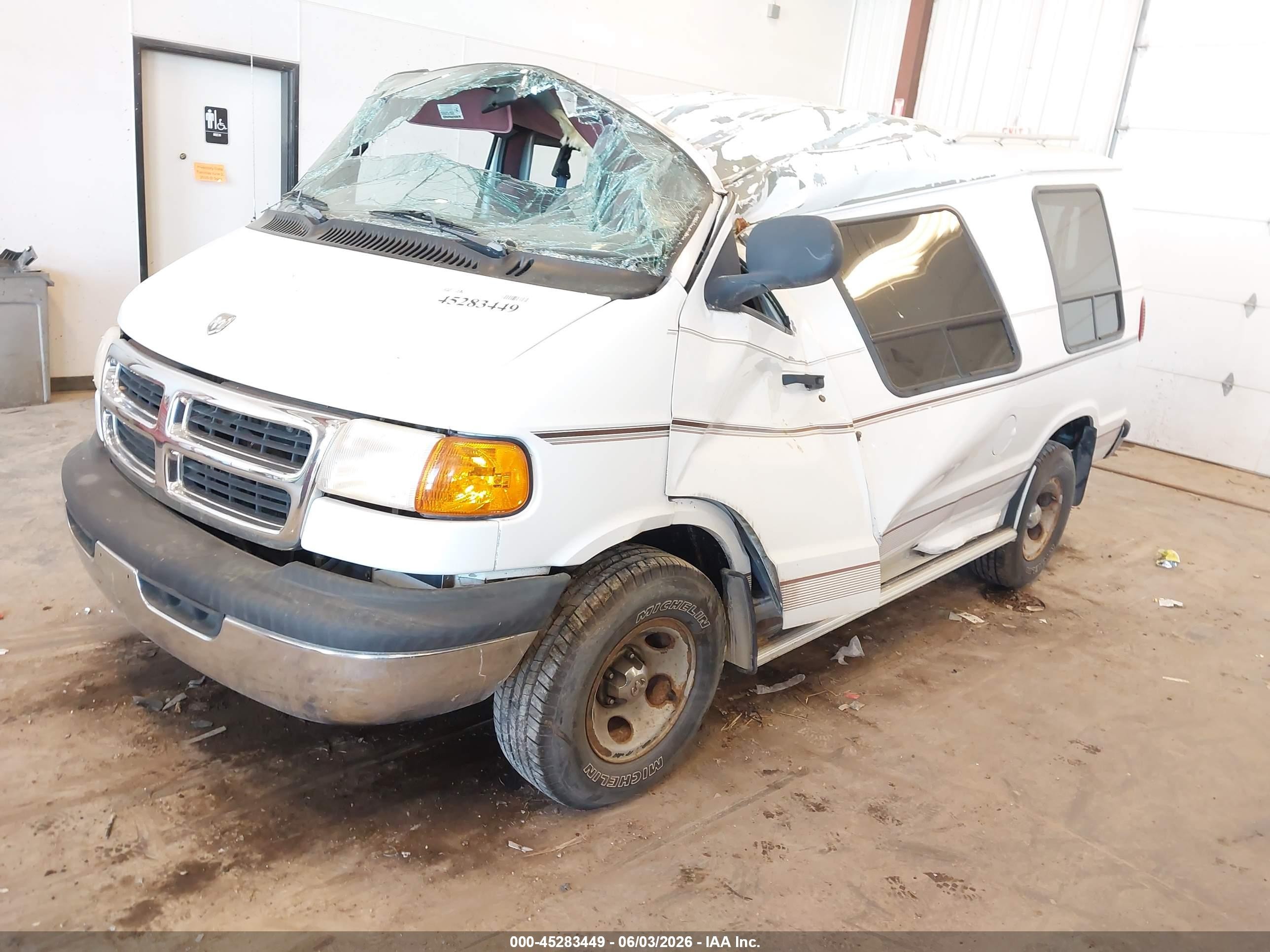 1998 Dodge Ram Van 1500 Commercial/conversion White vin: 2B6HB11X6WK124445