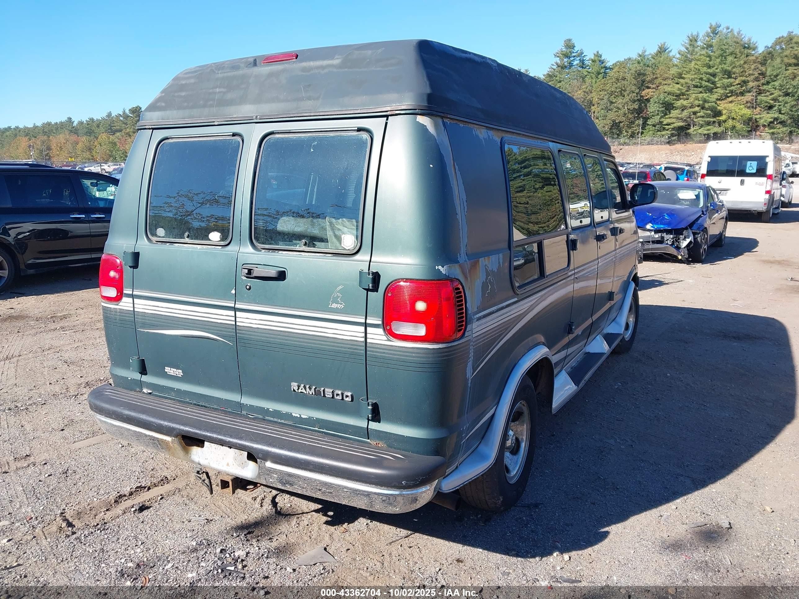 1999 Dodge Ram Van 1500 Commercial/conversion Green vin: 2B6HB11Y0XK563702
