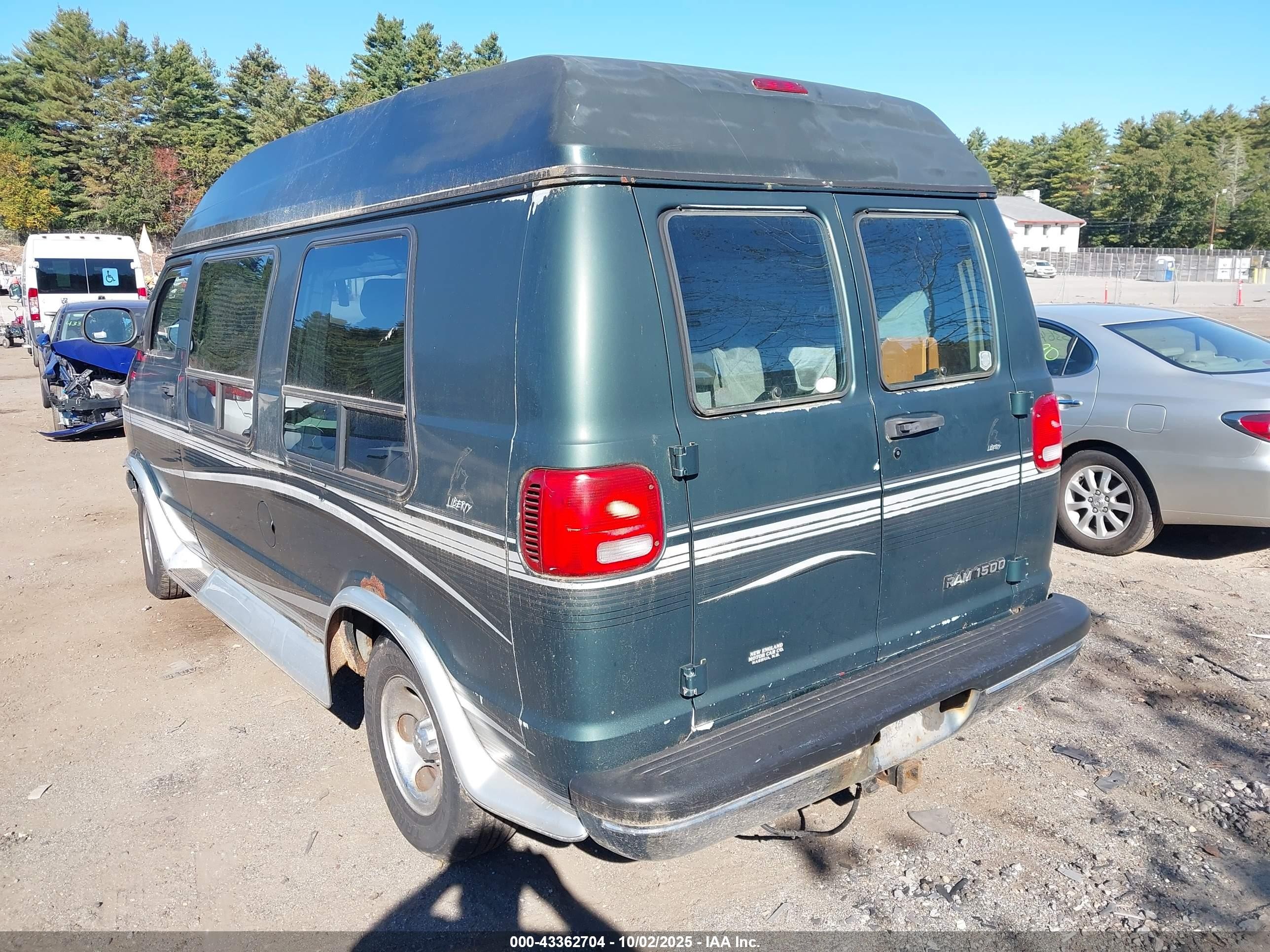 1999 Dodge Ram Van 1500 Commercial/conversion Green vin: 2B6HB11Y0XK563702