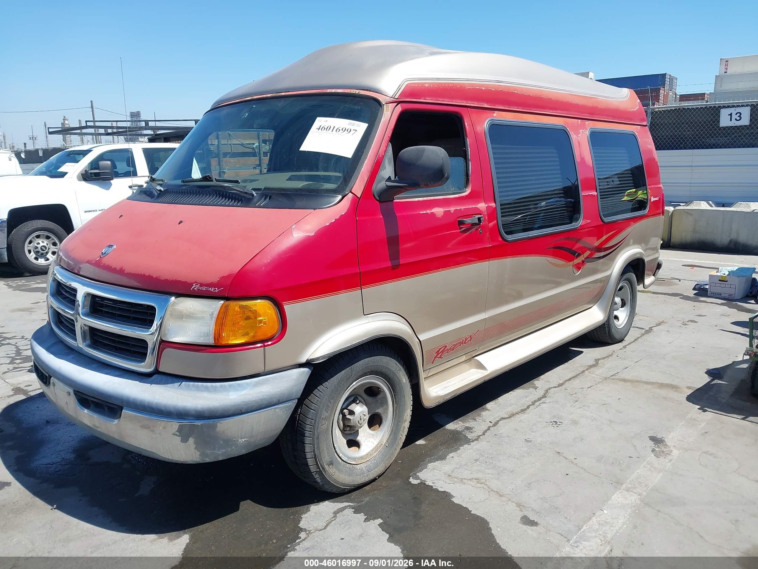 2000 Dodge Ram Van B1500 Красный vin: 2B6HB11Y0YK171952