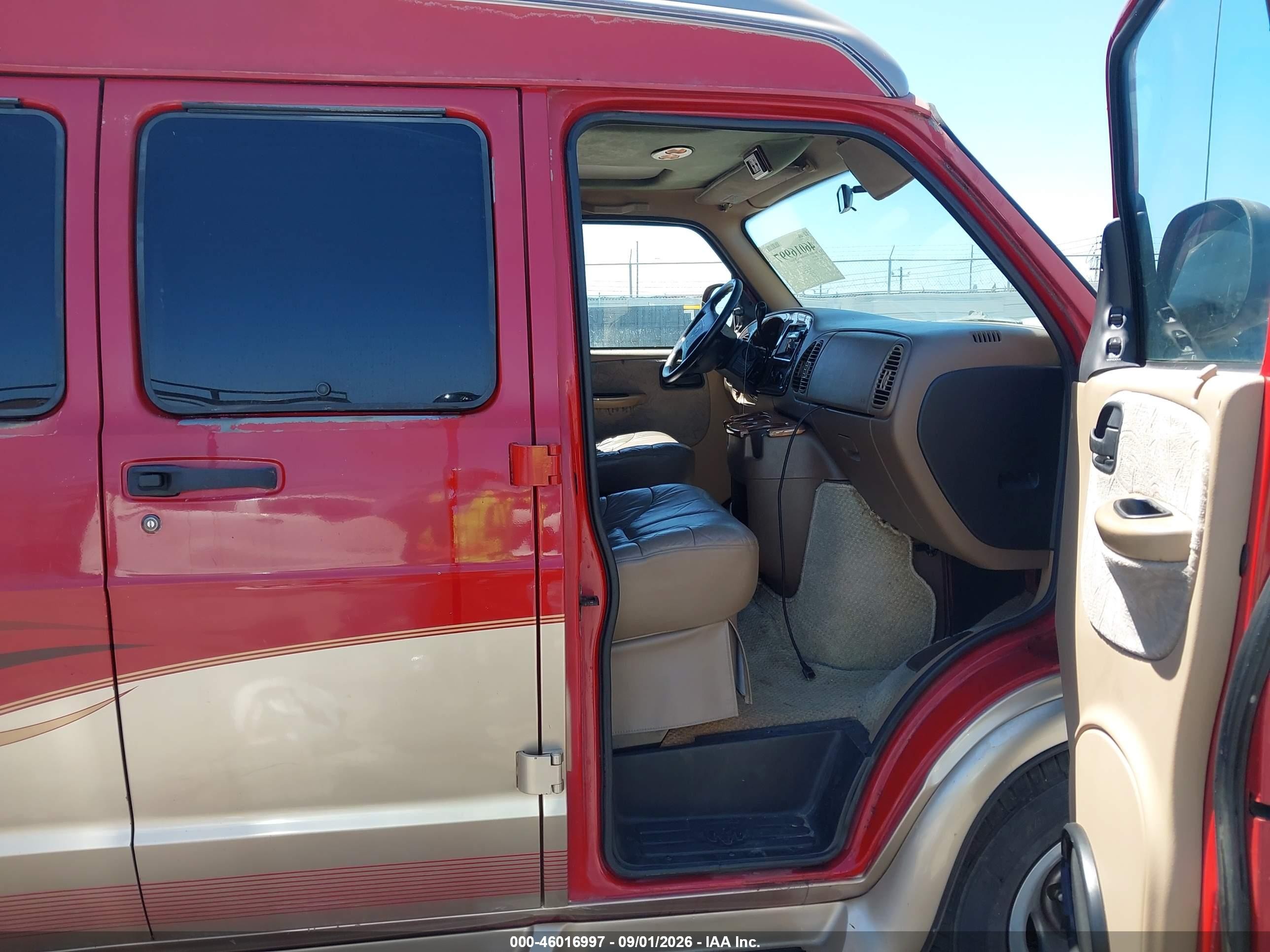 2000 Dodge Ram Van B1500 Красный vin: 2B6HB11Y0YK171952