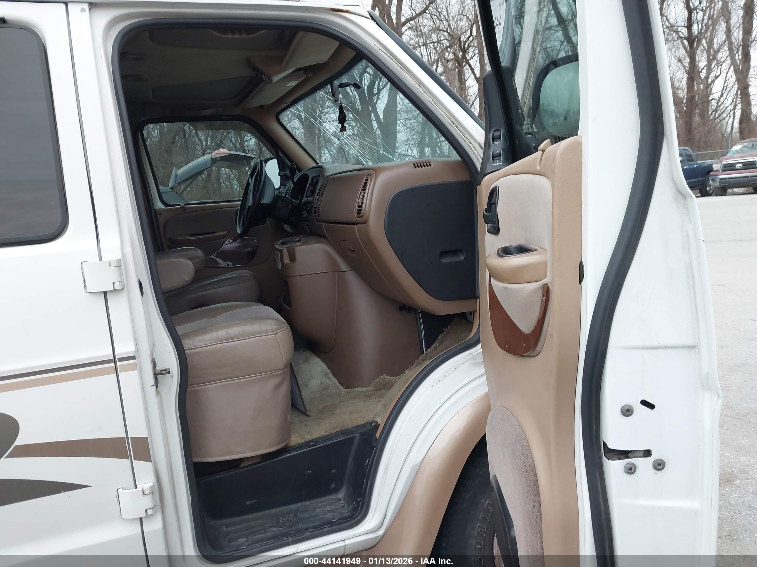 1999 Dodge Ram Van 1500 Commercial/conversion White vin: 2B6HB11Y1XK583246
