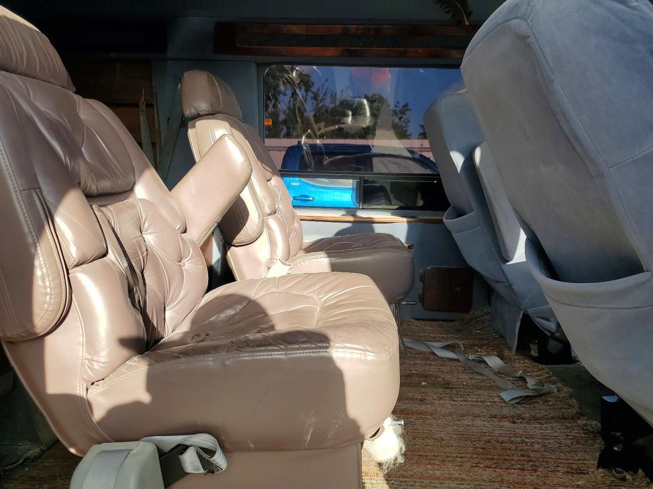 2000 Dodge Ram Van B1500 White vin: 2B6HB11Y1YK129368