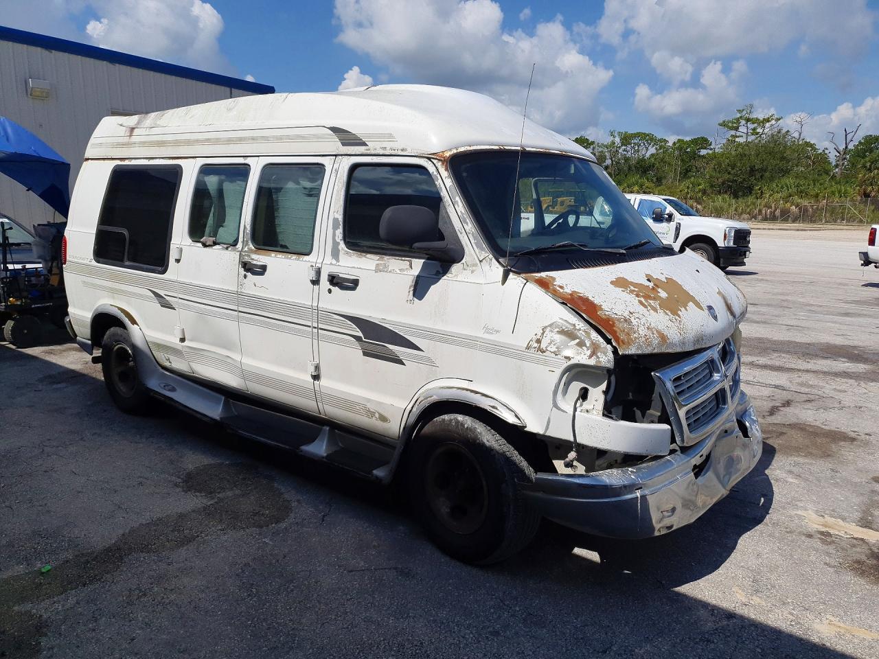 2000 Dodge Ram Van B1500 White vin: 2B6HB11Y3YK163120