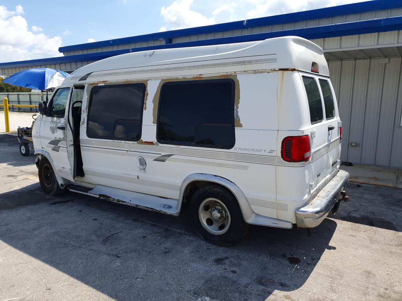 2000 Dodge Ram Van B1500 White vin: 2B6HB11Y3YK163120