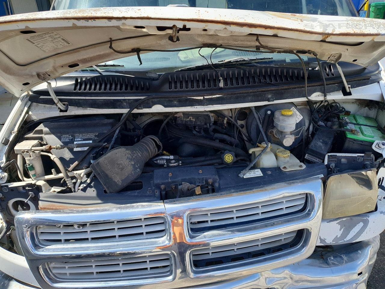 2000 Dodge Ram Van B1500 White vin: 2B6HB11Y3YK163120