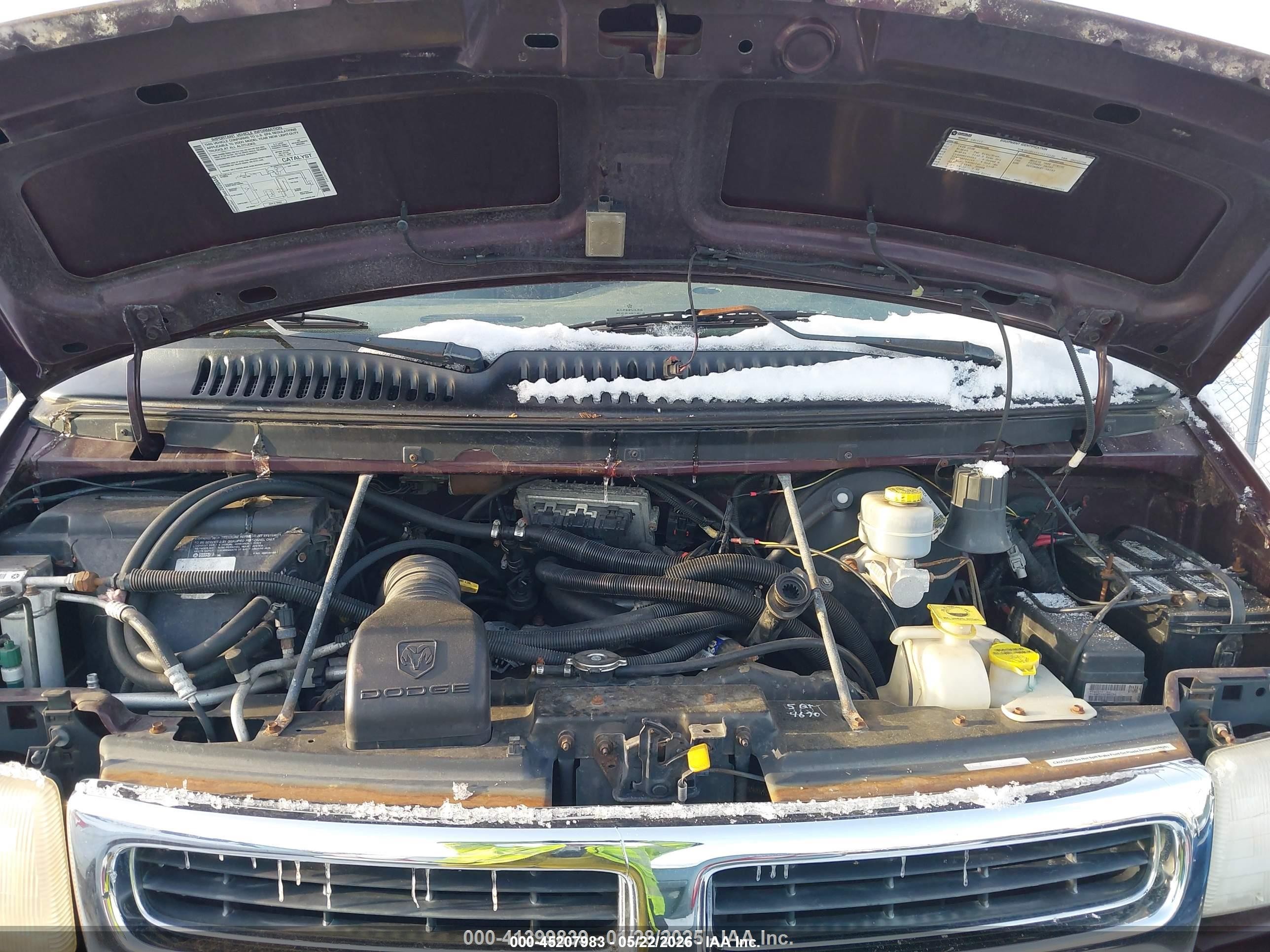 2000 Dodge Ram Van 1500 Conversion Red vin: 2B6HB11Y4YK172120