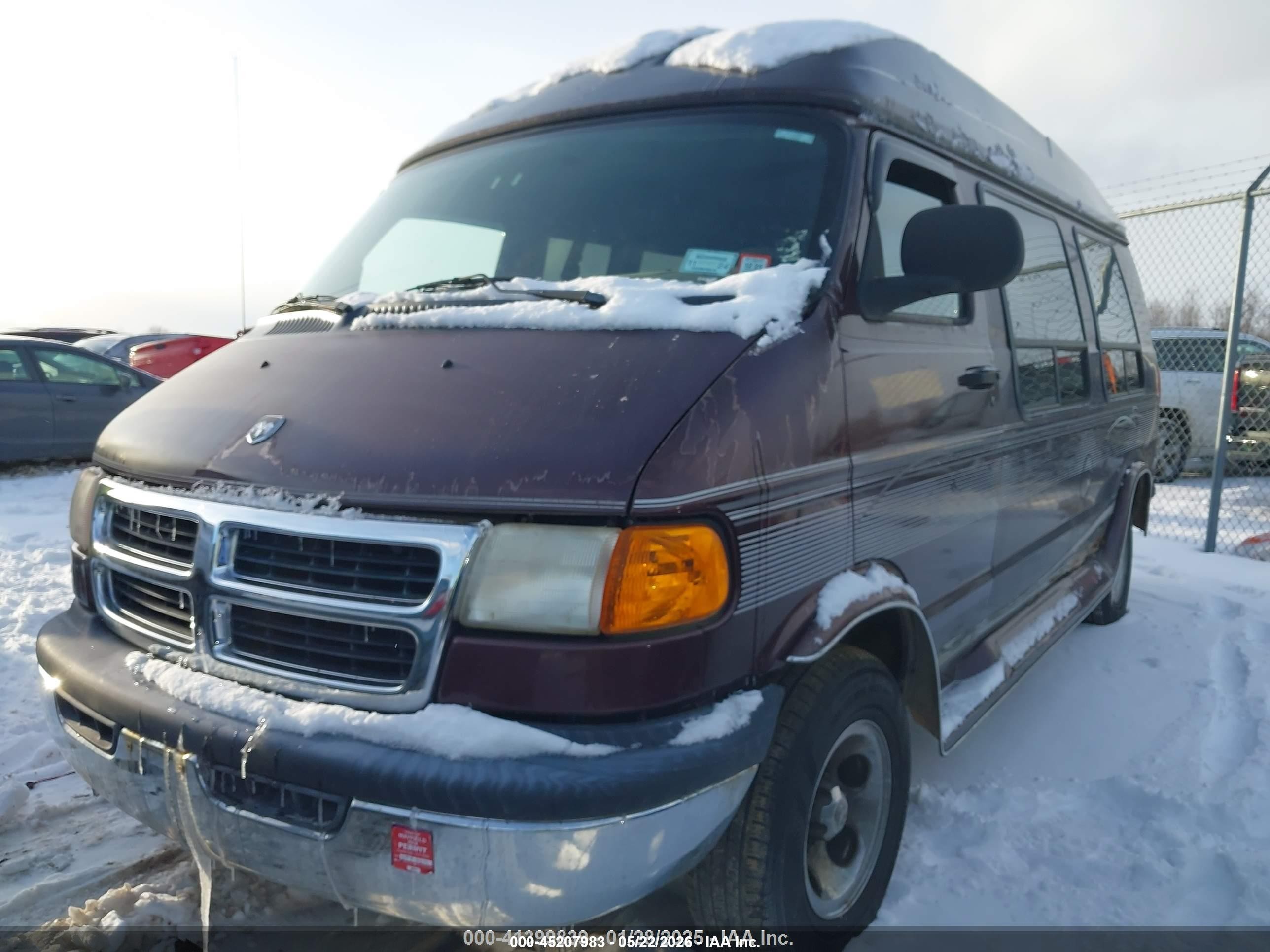 2000 Dodge Ram Van 1500 Conversion Red vin: 2B6HB11Y4YK172120
