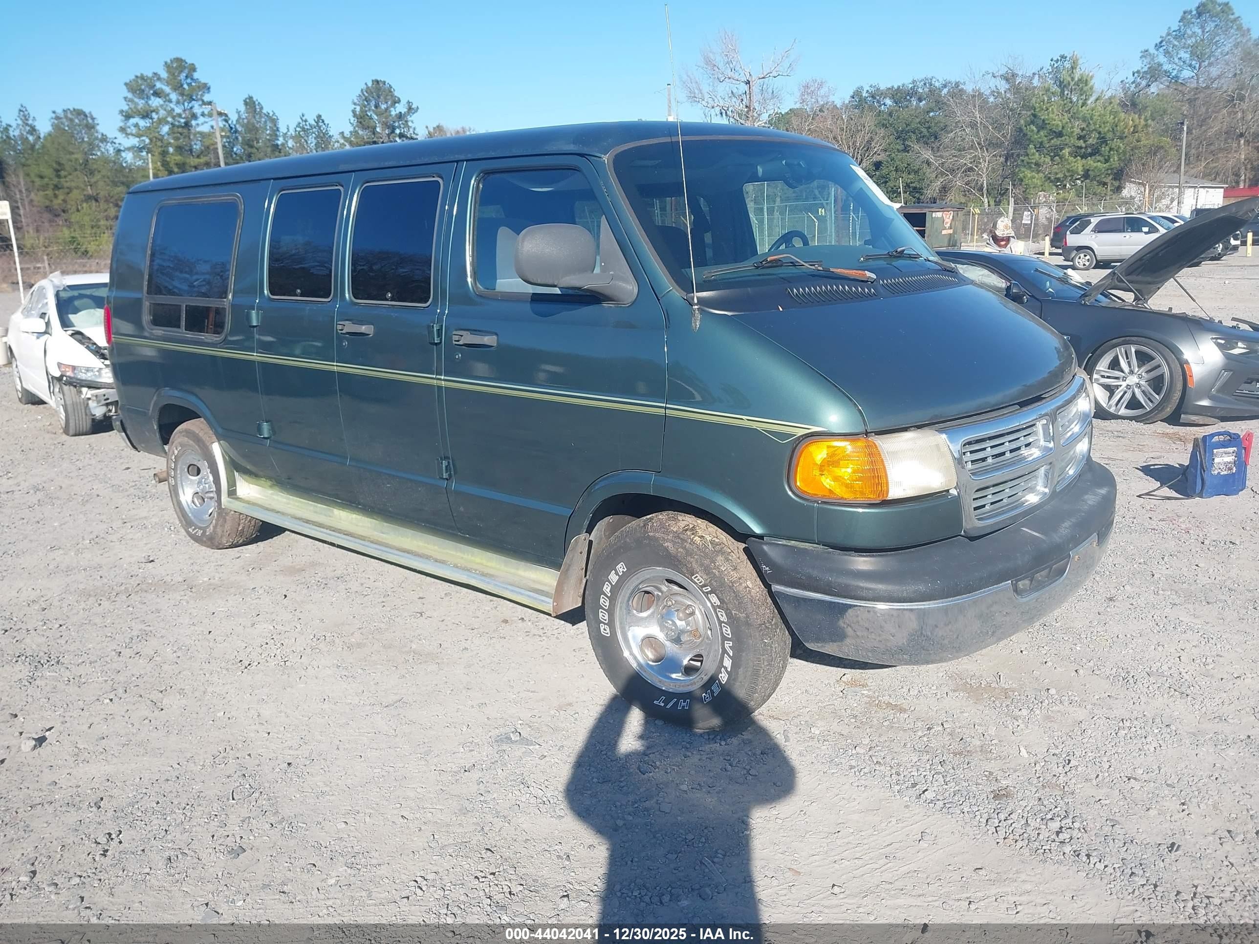 1999 Dodge Ram Van 1500 Commercial/conversion Зеленый vin: 2B6HB11Y6XK567009
