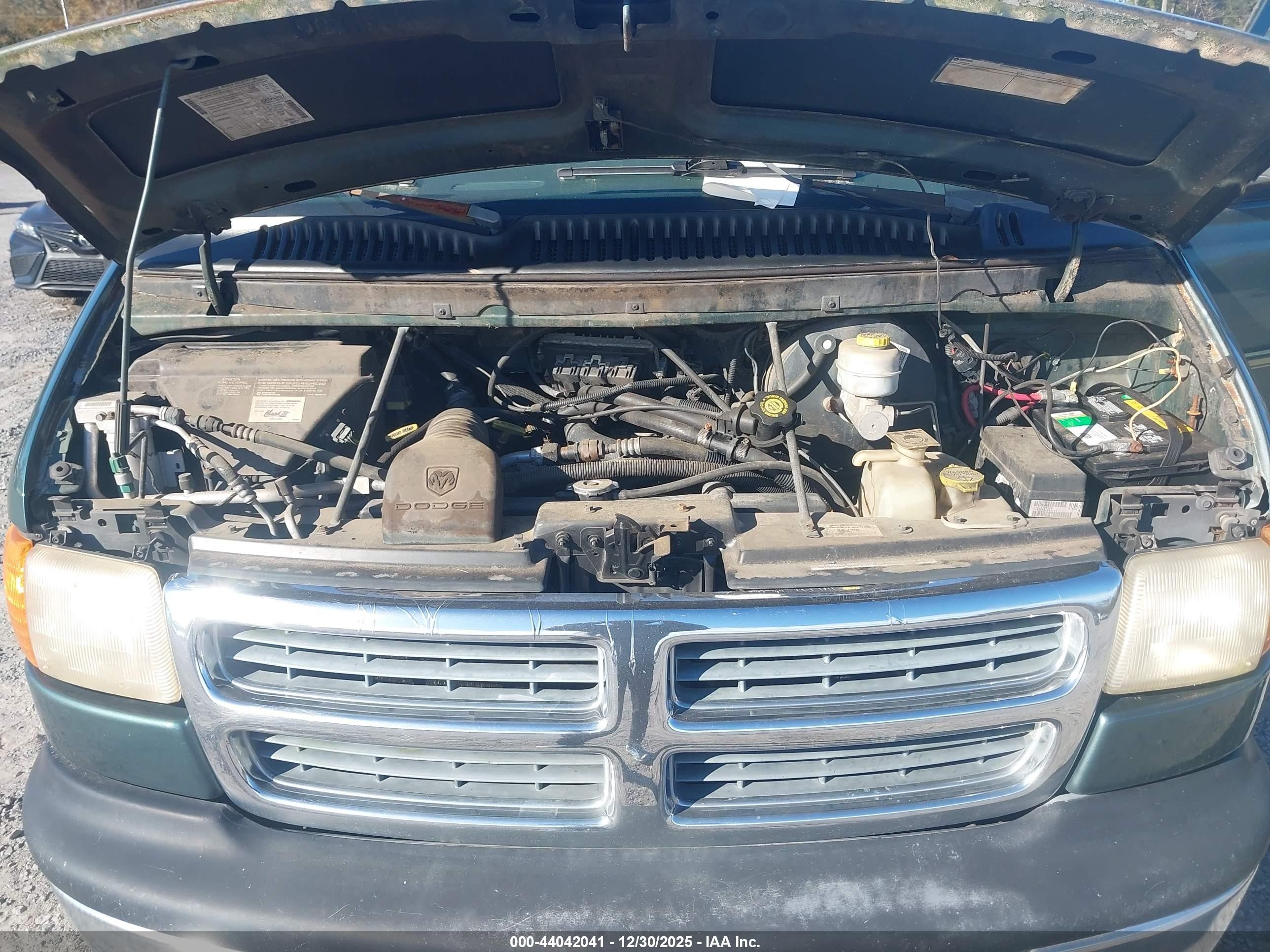 1999 Dodge Ram Van 1500 Commercial/conversion Зеленый vin: 2B6HB11Y6XK567009