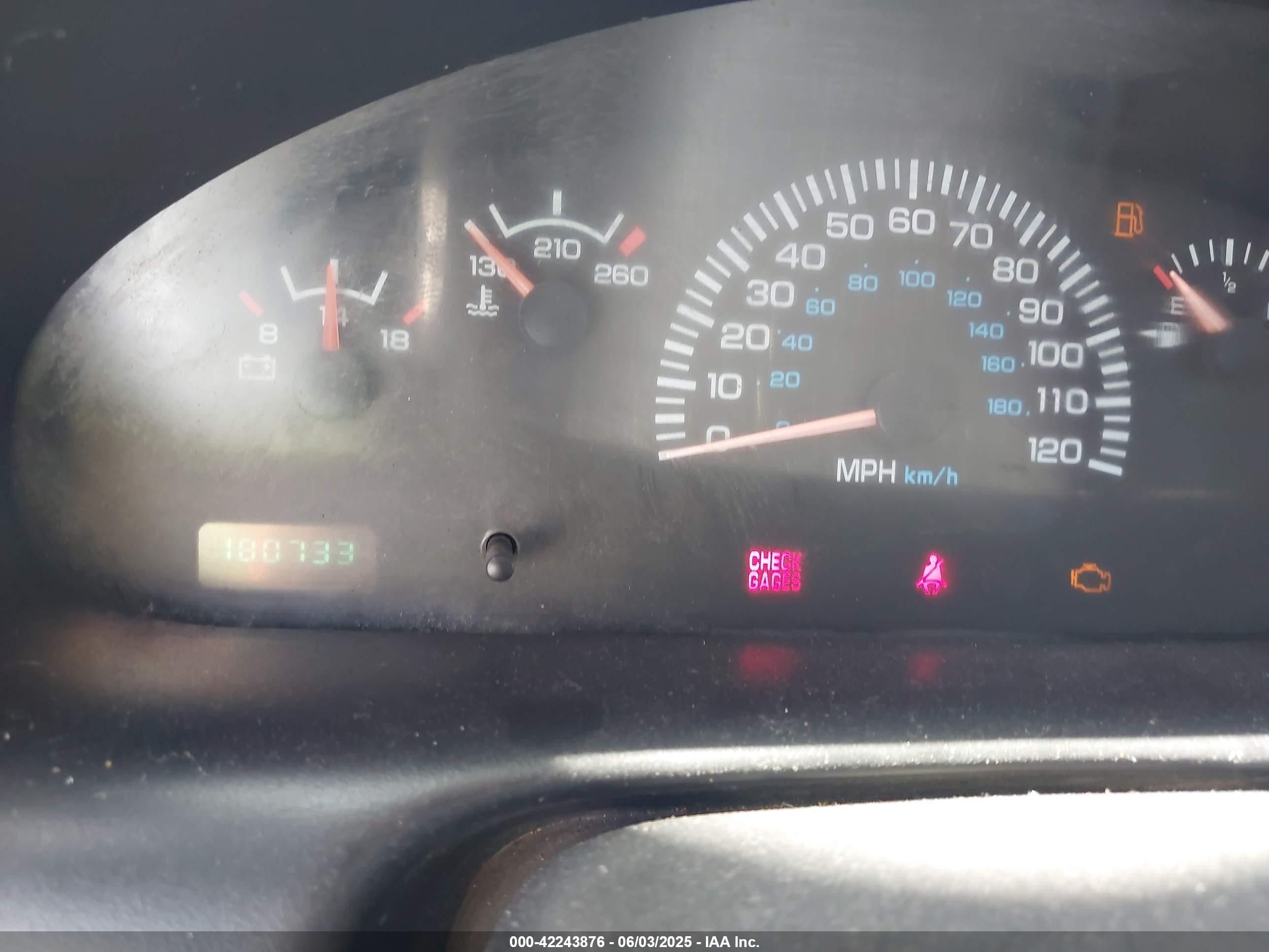 2001 Dodge Ram Van 1500 Conversion White vin: 2B6HB11Y81K556794