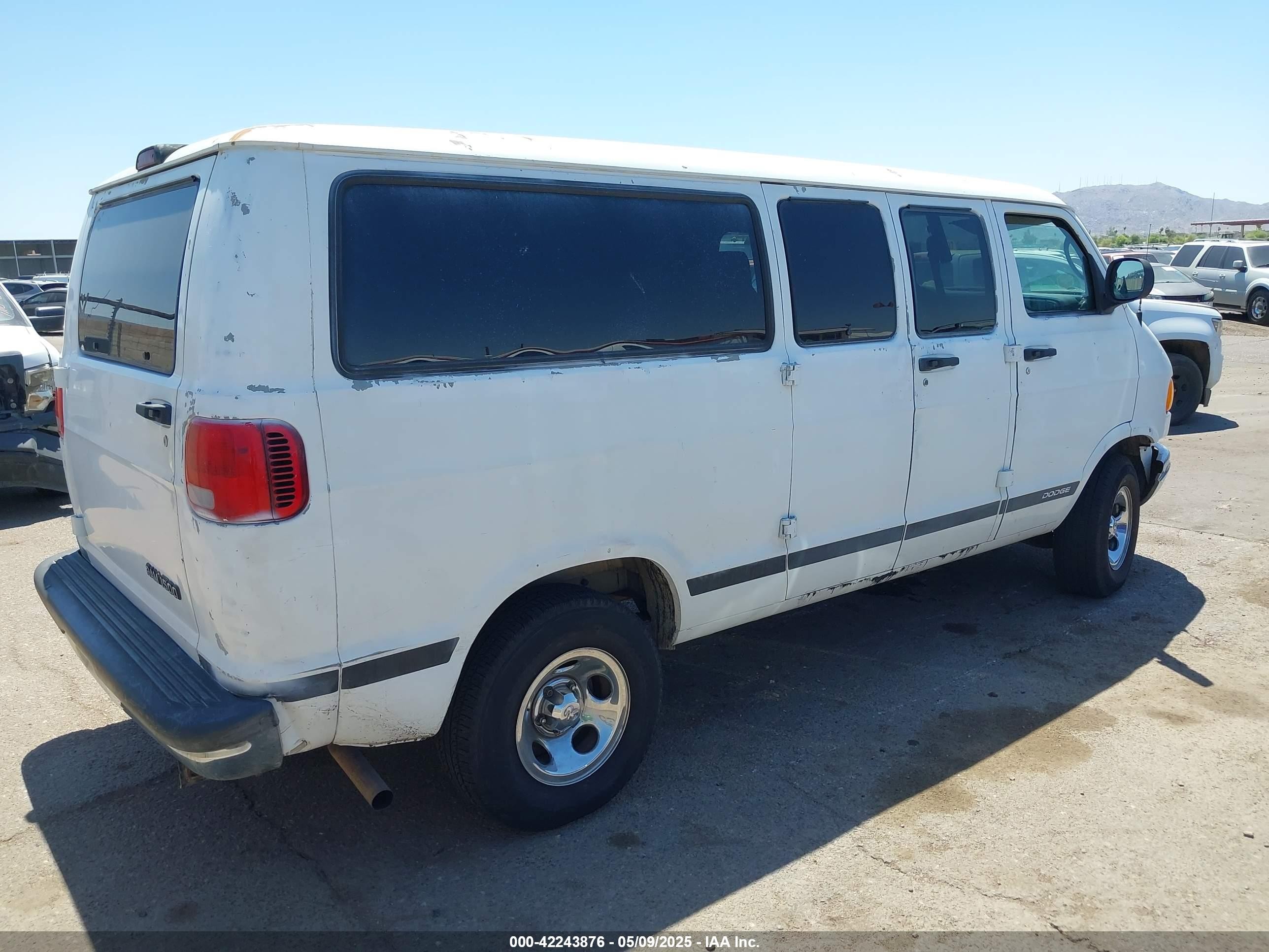 2001 Dodge Ram Van 1500 Conversion White vin: 2B6HB11Y81K556794