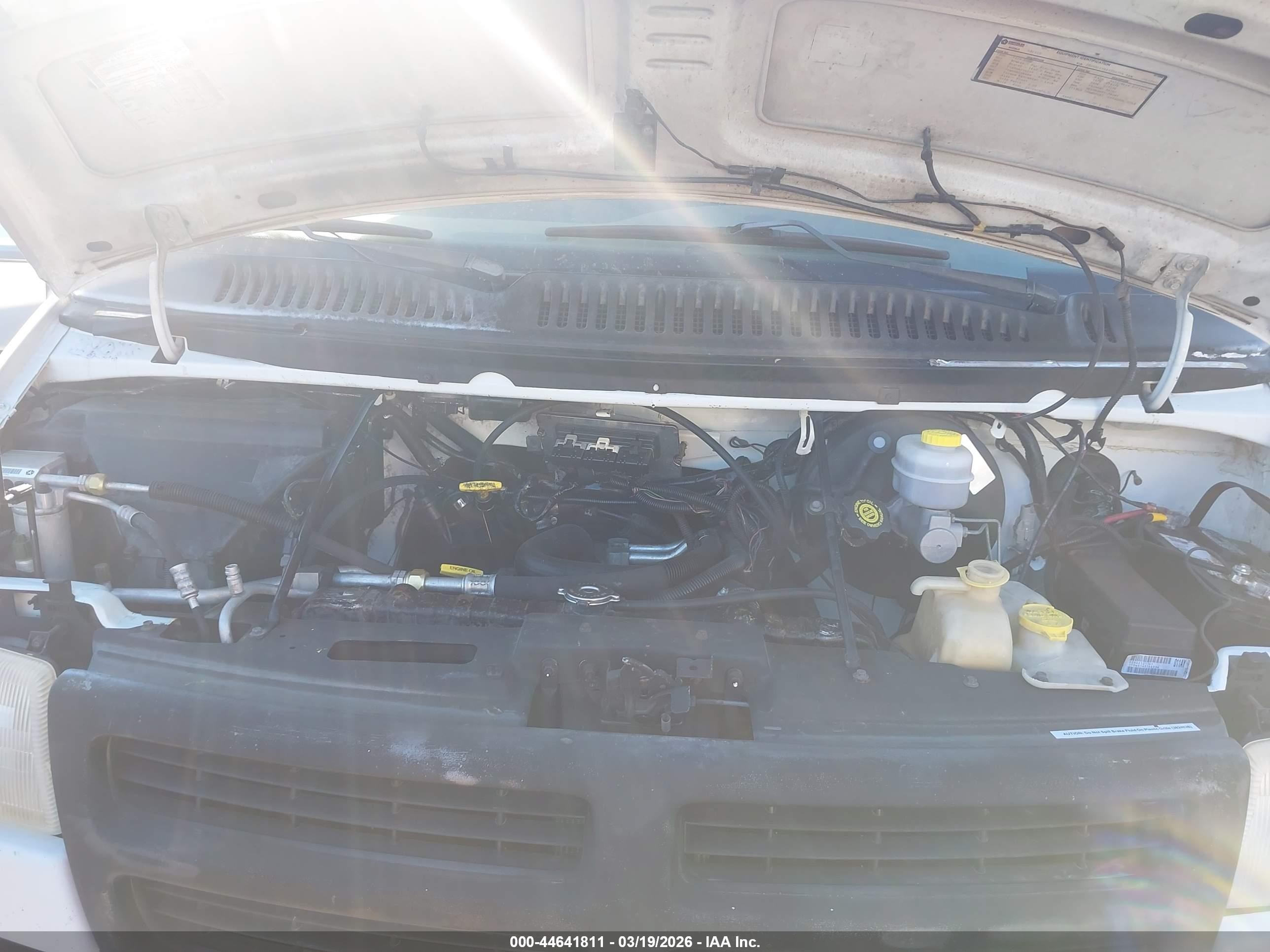 2001 Dodge Ram Van 1500 Conversion White vin: 2B6HB11Y81K556794