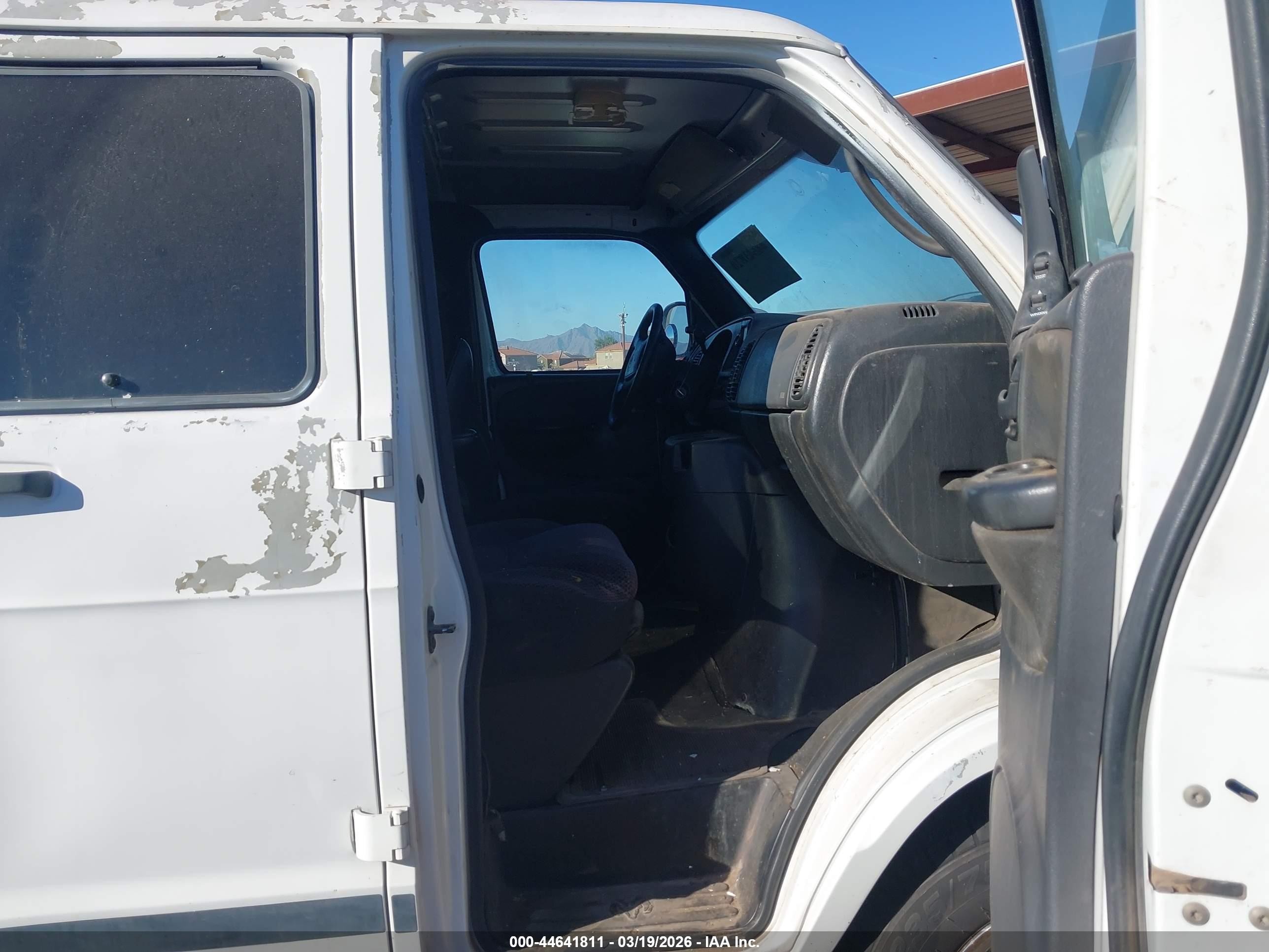 2001 Dodge Ram Van 1500 Conversion White vin: 2B6HB11Y81K556794