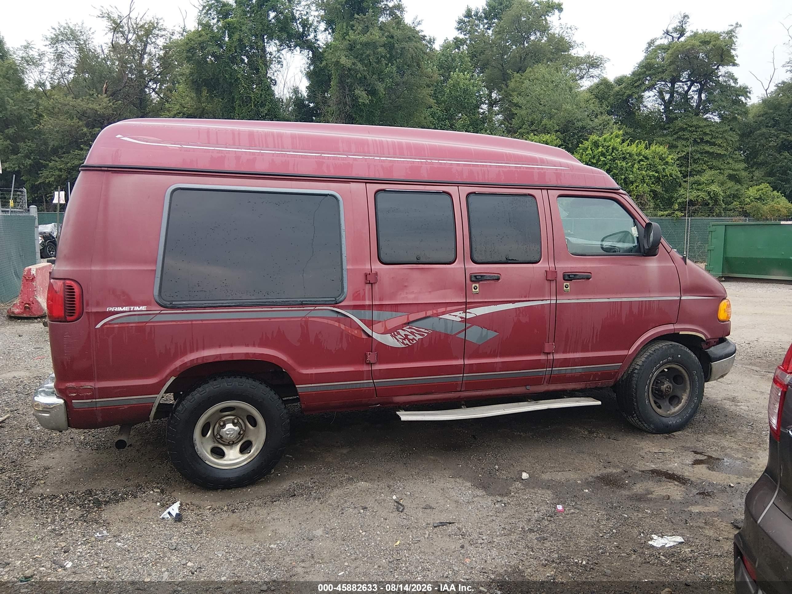 1998 Dodge Ram Van Commercial/conversion Red vin: 2B6HB11Y9WK137201