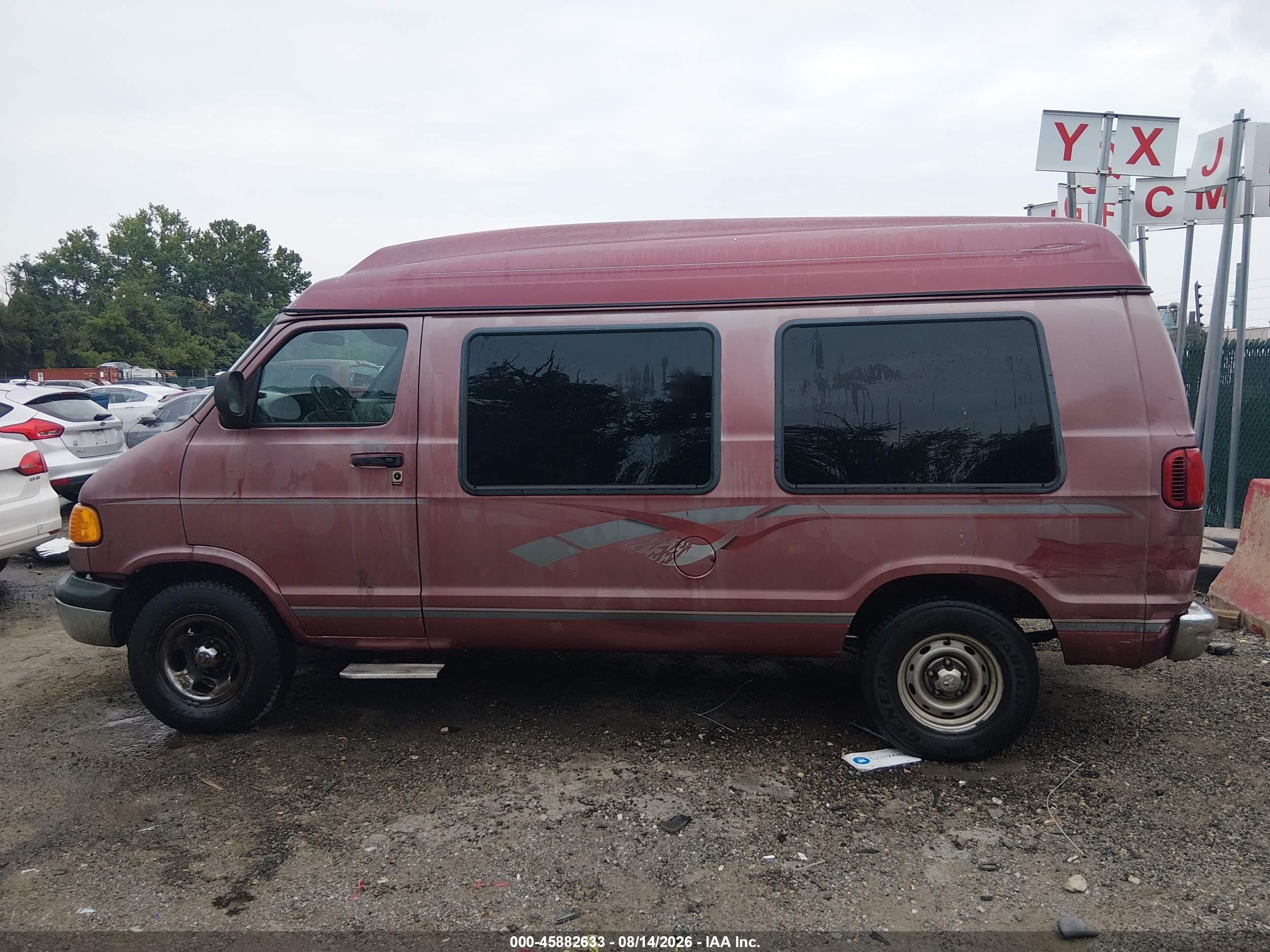 1998 Dodge Ram Van Commercial/conversion Red vin: 2B6HB11Y9WK137201