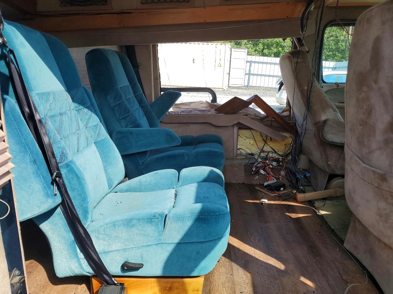 2000 Dodge Ram Van B1500 Черный vin: 2B6HB11YXYK128431
