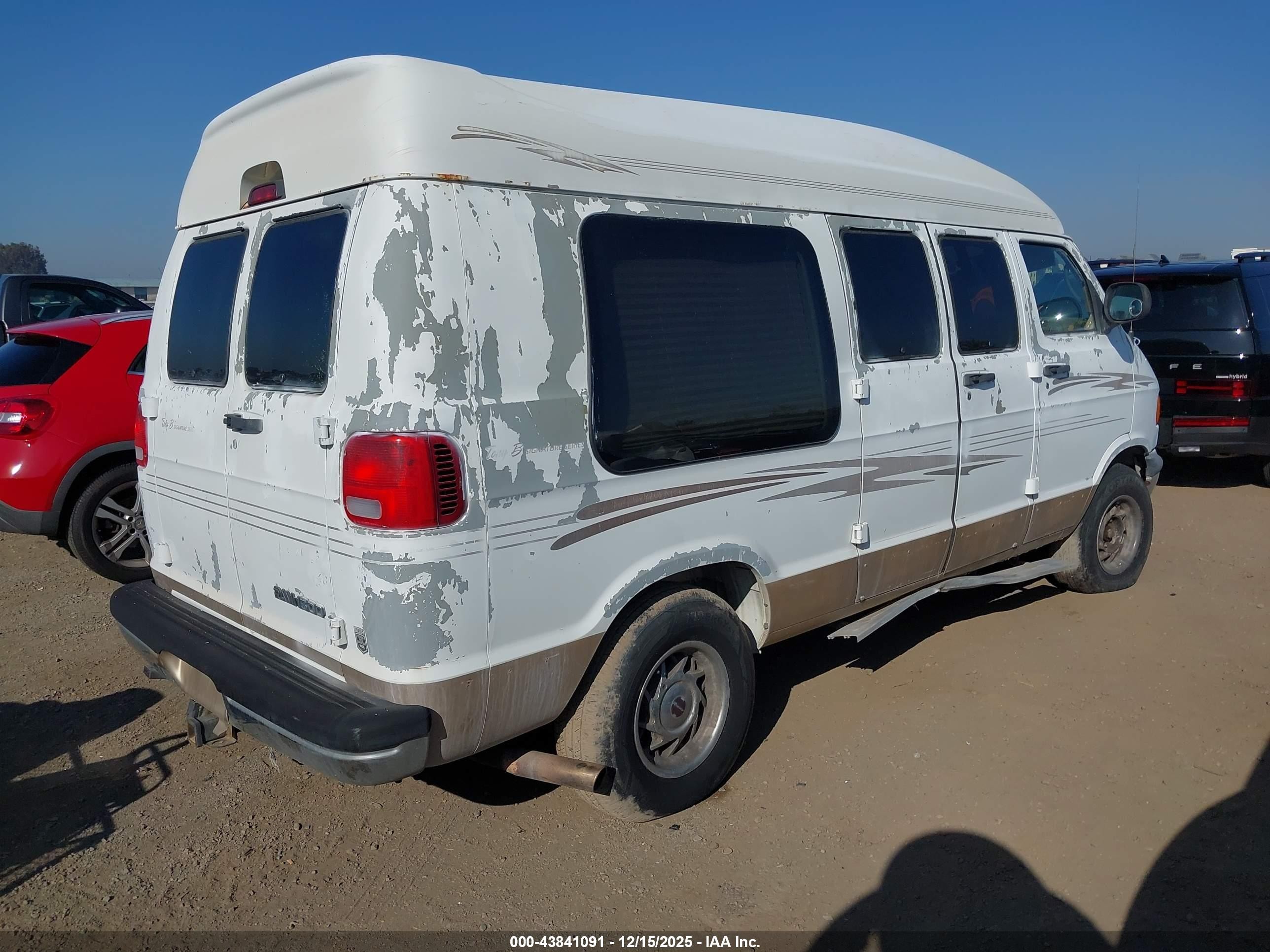 2002 Dodge Ram Van 1500 Conversion White vin: 2B6HB11Z02K143178