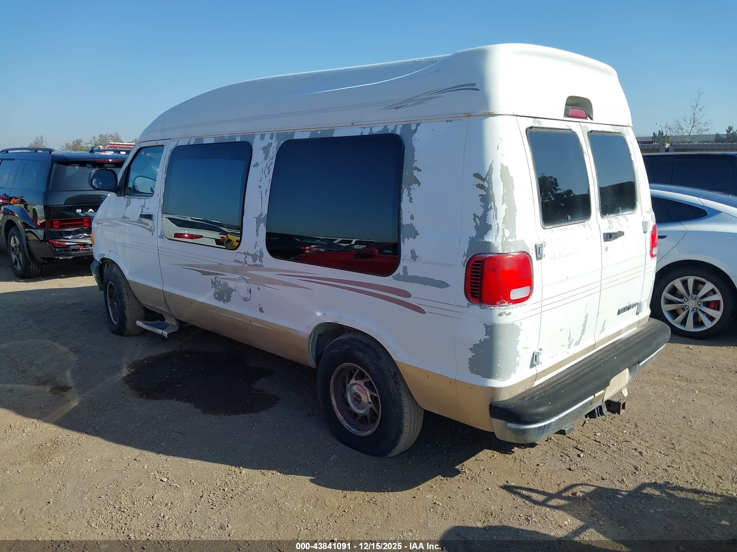 2002 Dodge Ram Van 1500 Conversion White vin: 2B6HB11Z02K143178