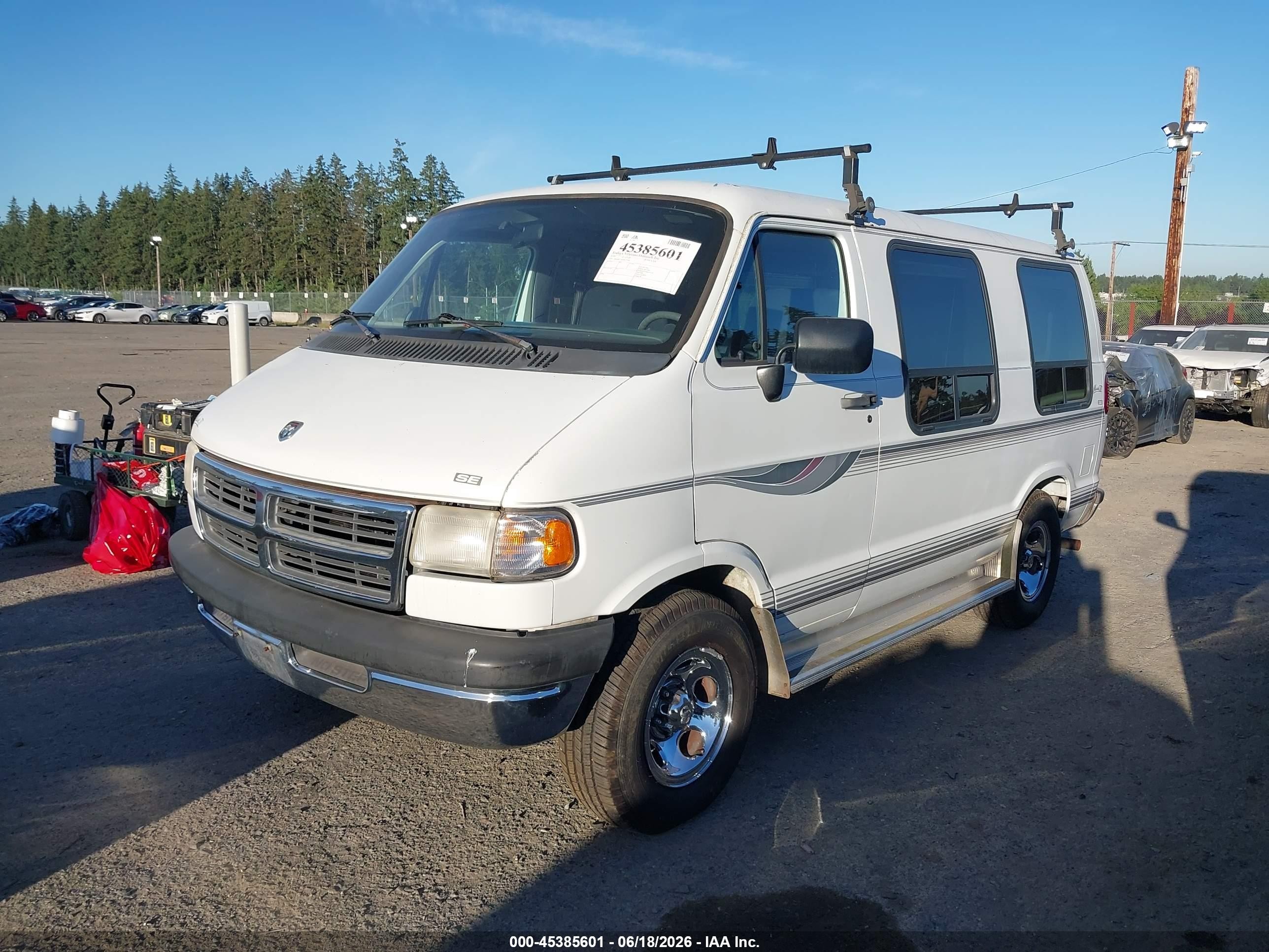 1996 Dodge Ram Van B2500 White vin: 2B6HB21X9TK177206