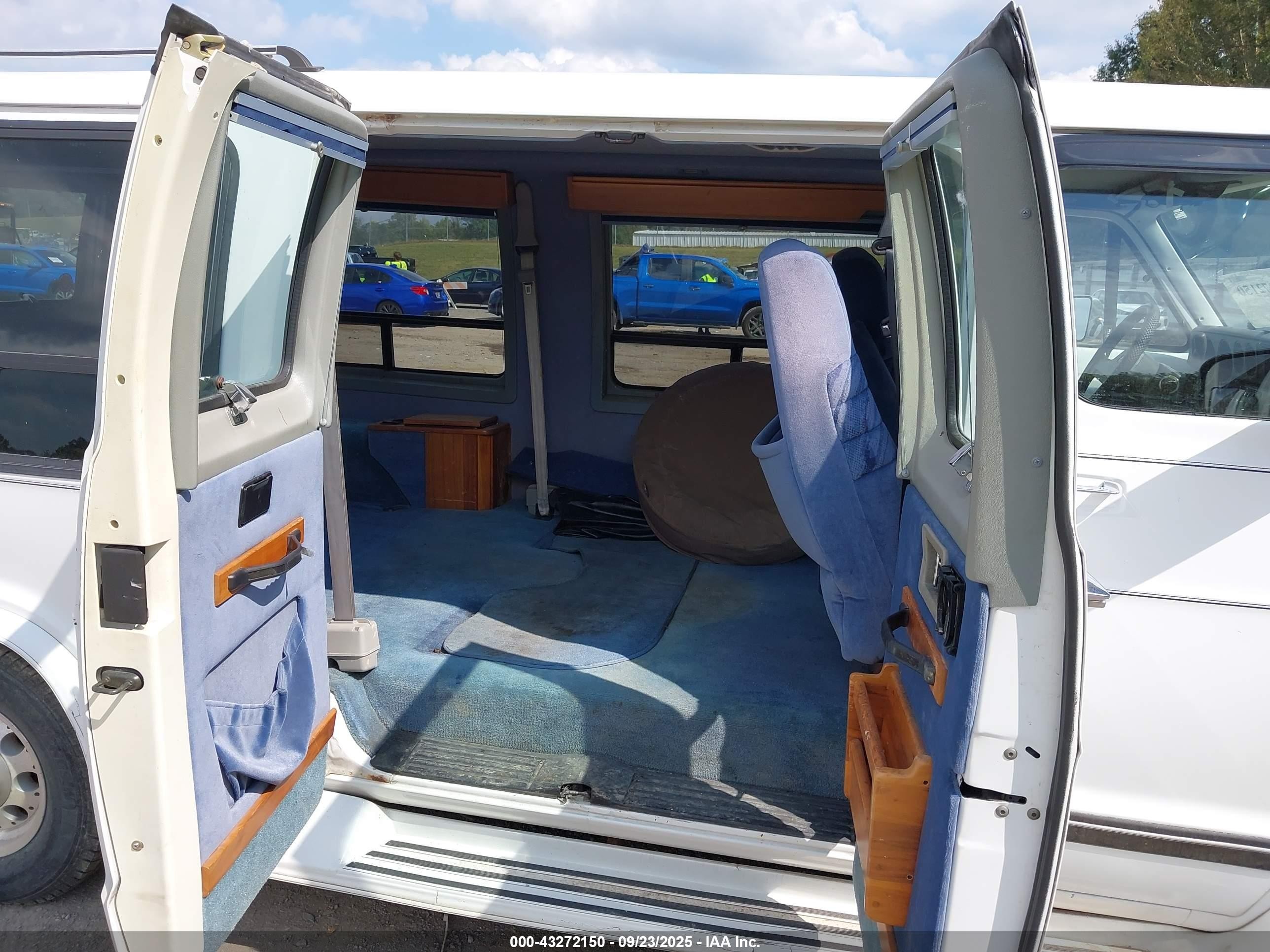 1993 Dodge Ram Van B250 White vin: 2B6HB21Y2PK523255
