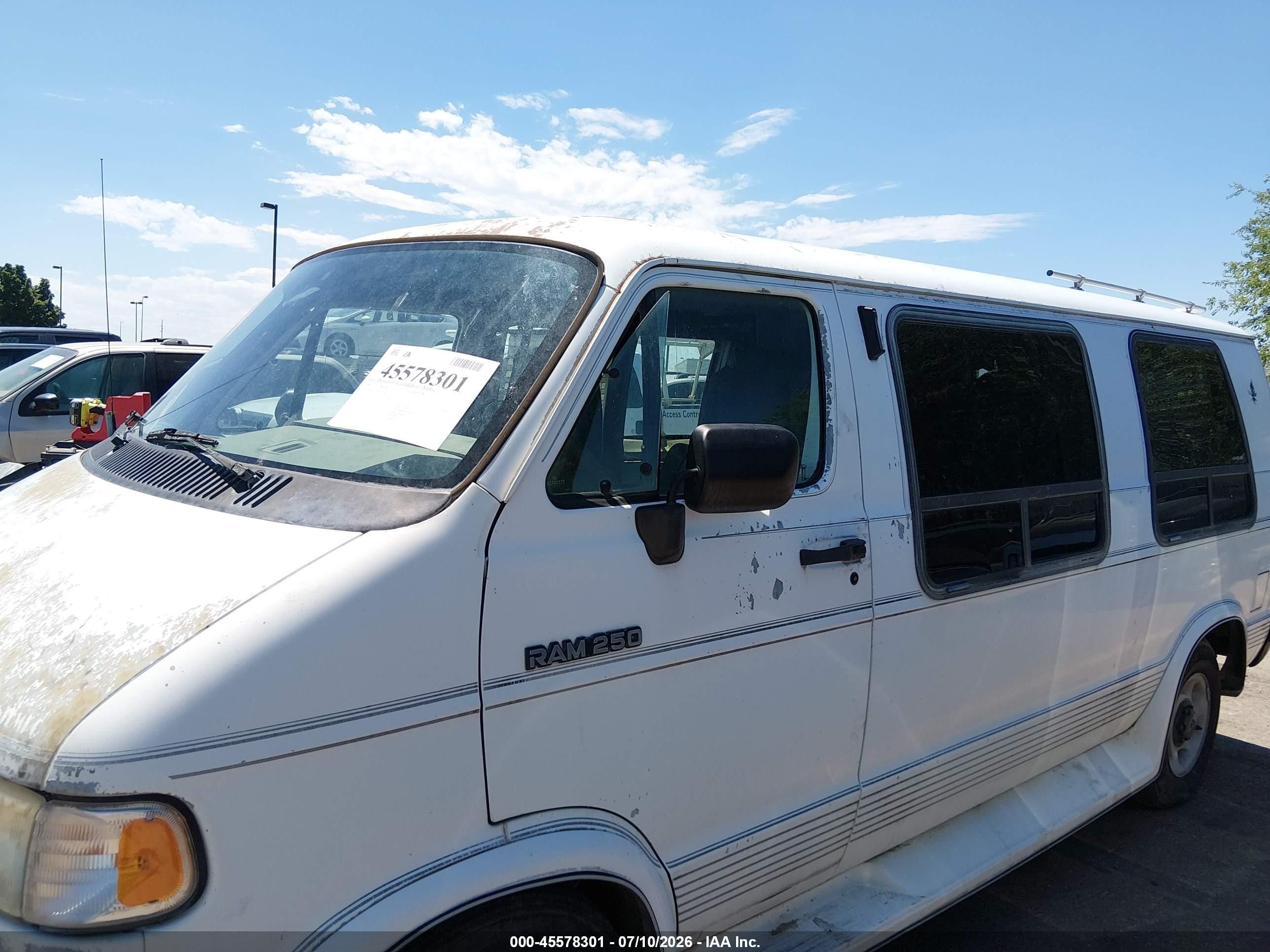 1994 Dodge Ram Van B250 White vin: 2B6HB21Y6RK166813