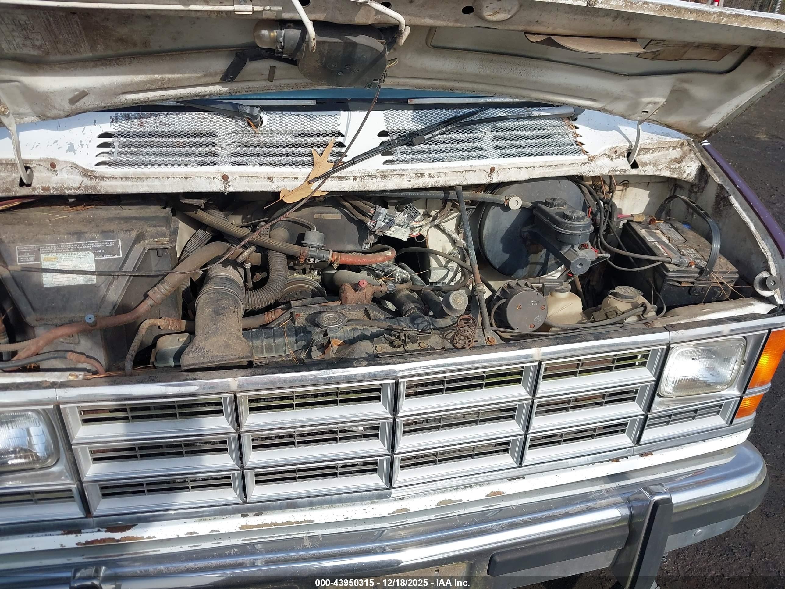 1990 Dodge Ram Van B250 Burgundy vin: 2B6HB21Y7LK748863