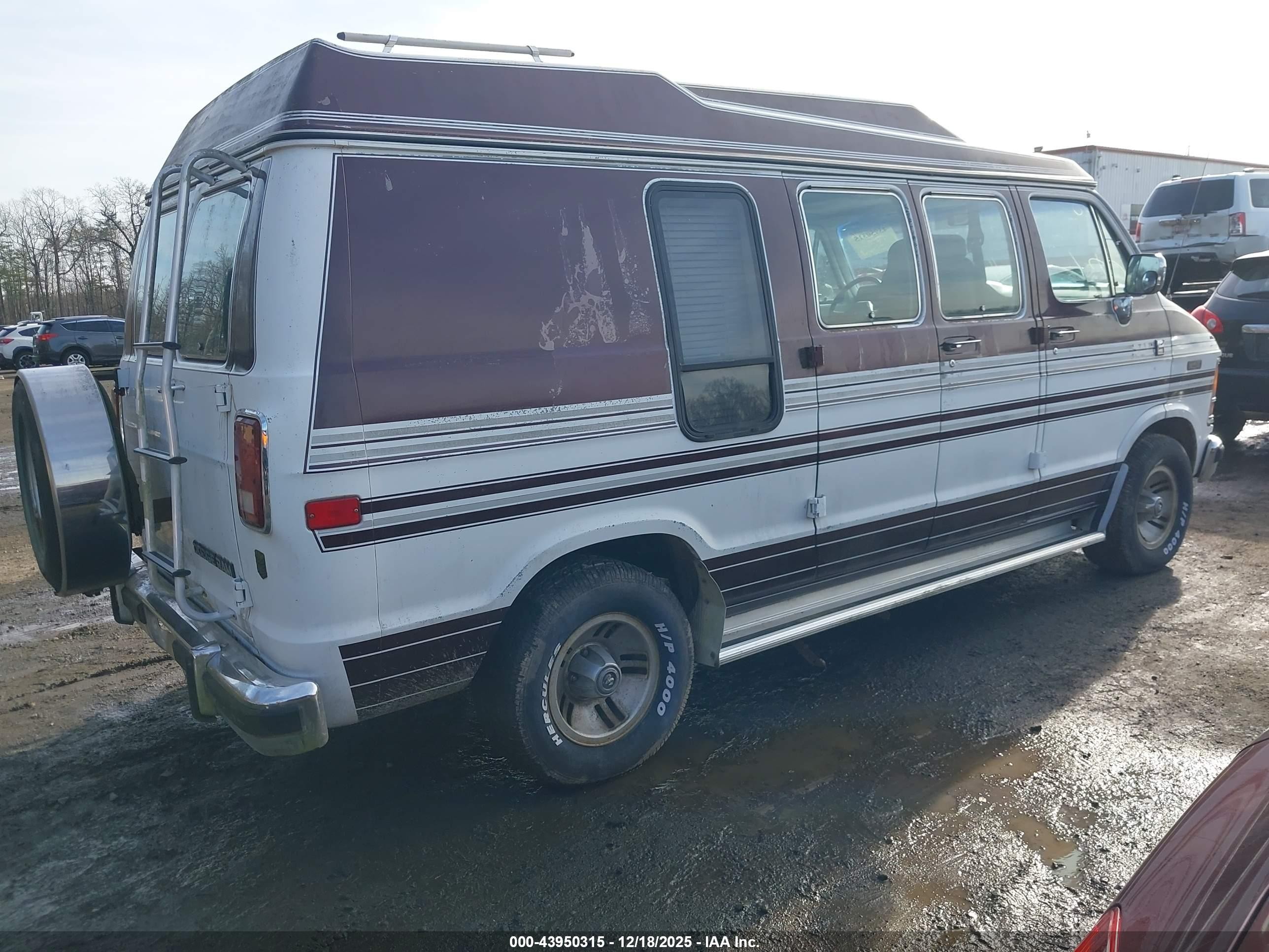1990 Dodge Ram Van B250 Burgundy vin: 2B6HB21Y7LK748863