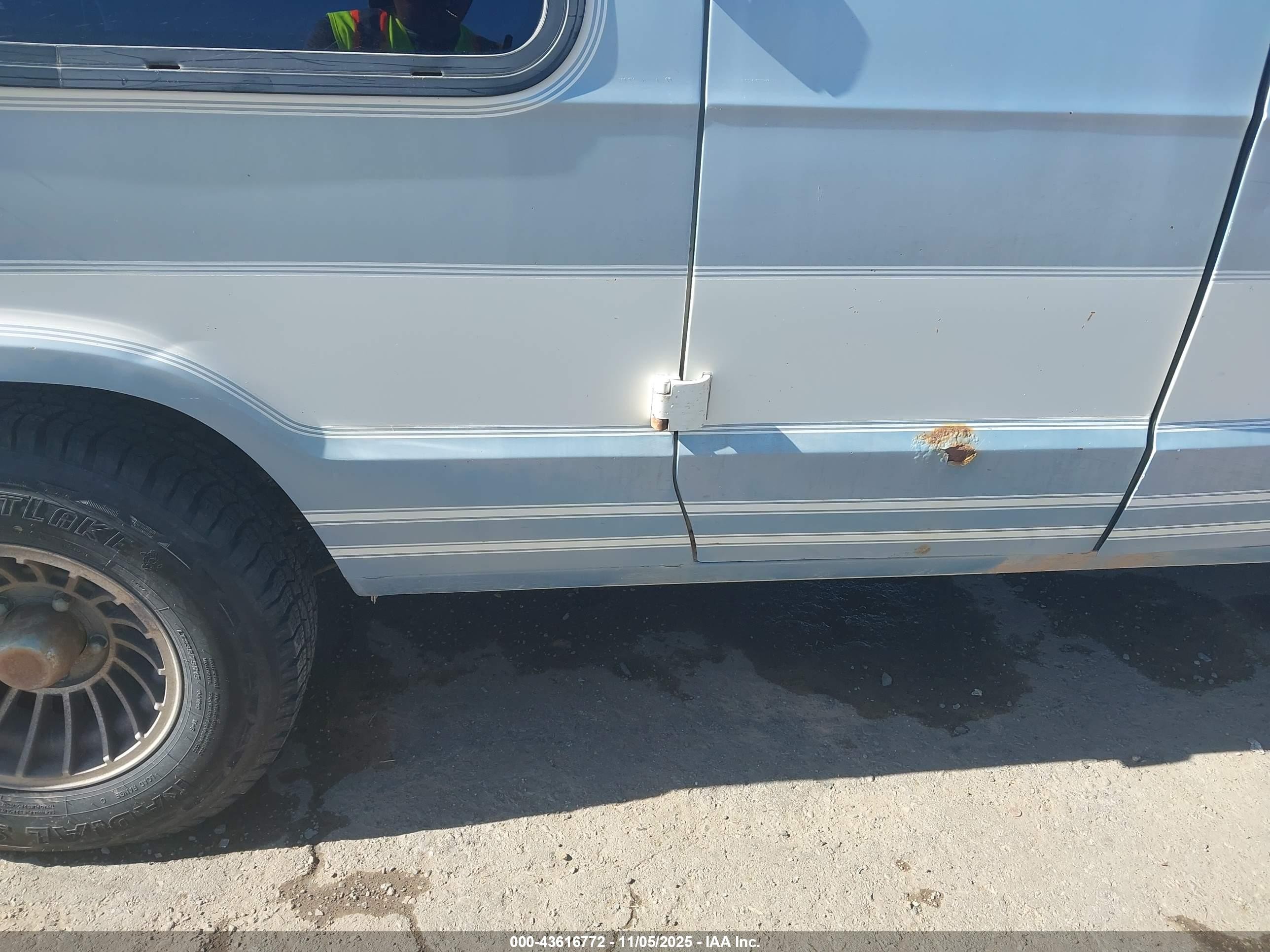 1986 Dodge Ram Van   White vin: 2B6HB23W2GK586495