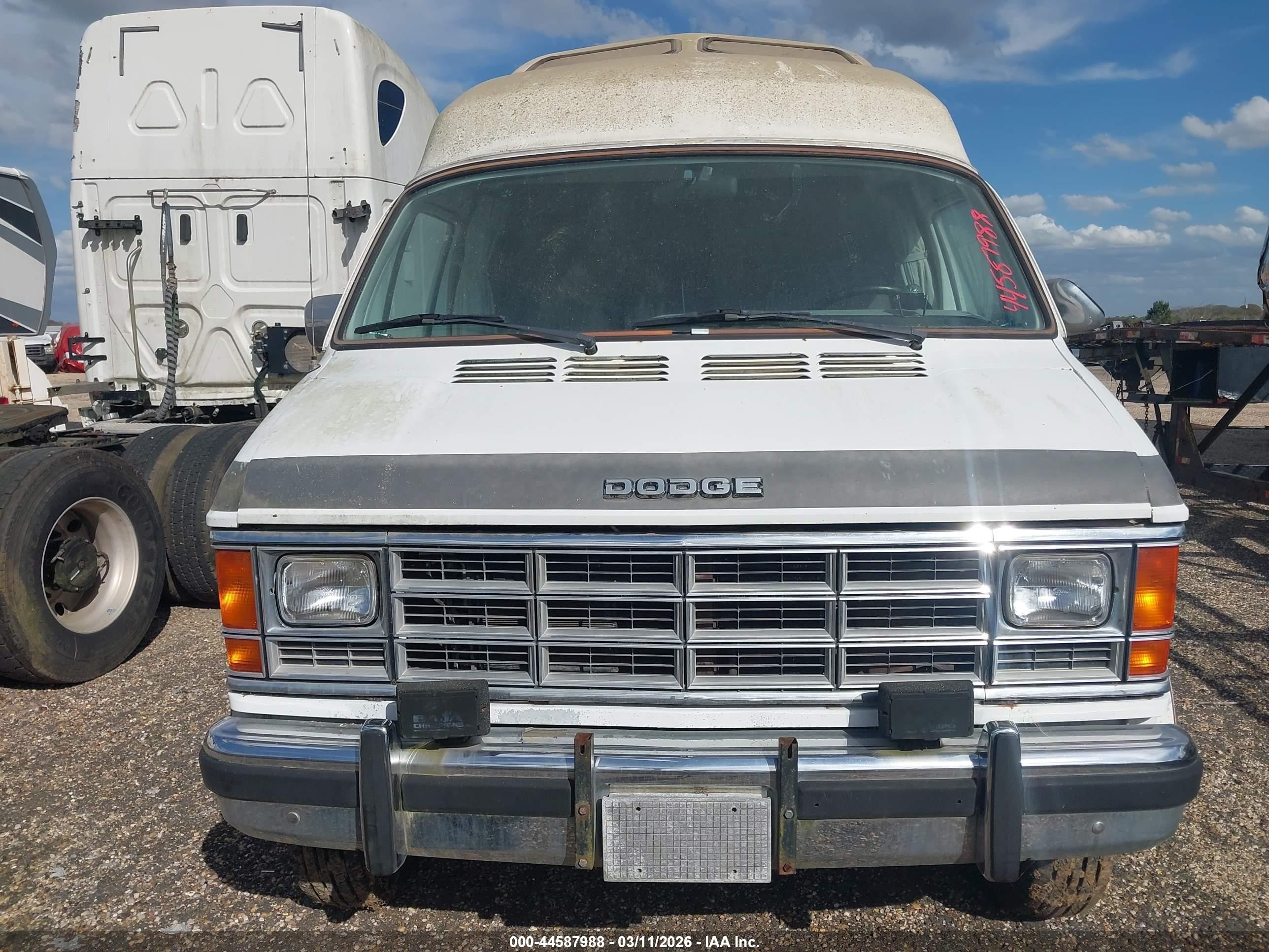 1989 Dodge Ram Van B350 White vin: 2B6JB31Z6KK404729