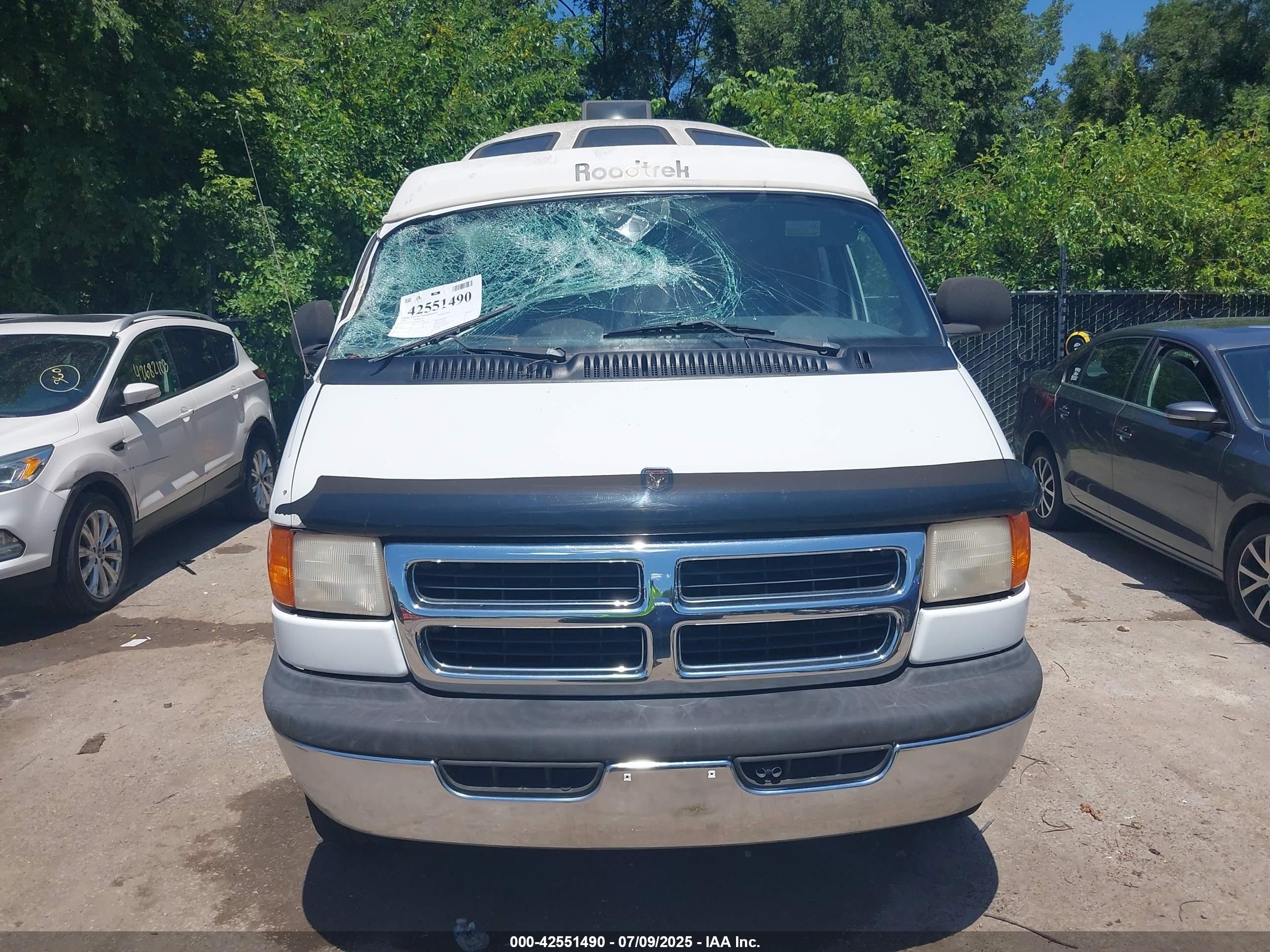 1999 Dodge Ram Van 3500 Commercial/conversion White vin: 2B6KB31Y0XK535769