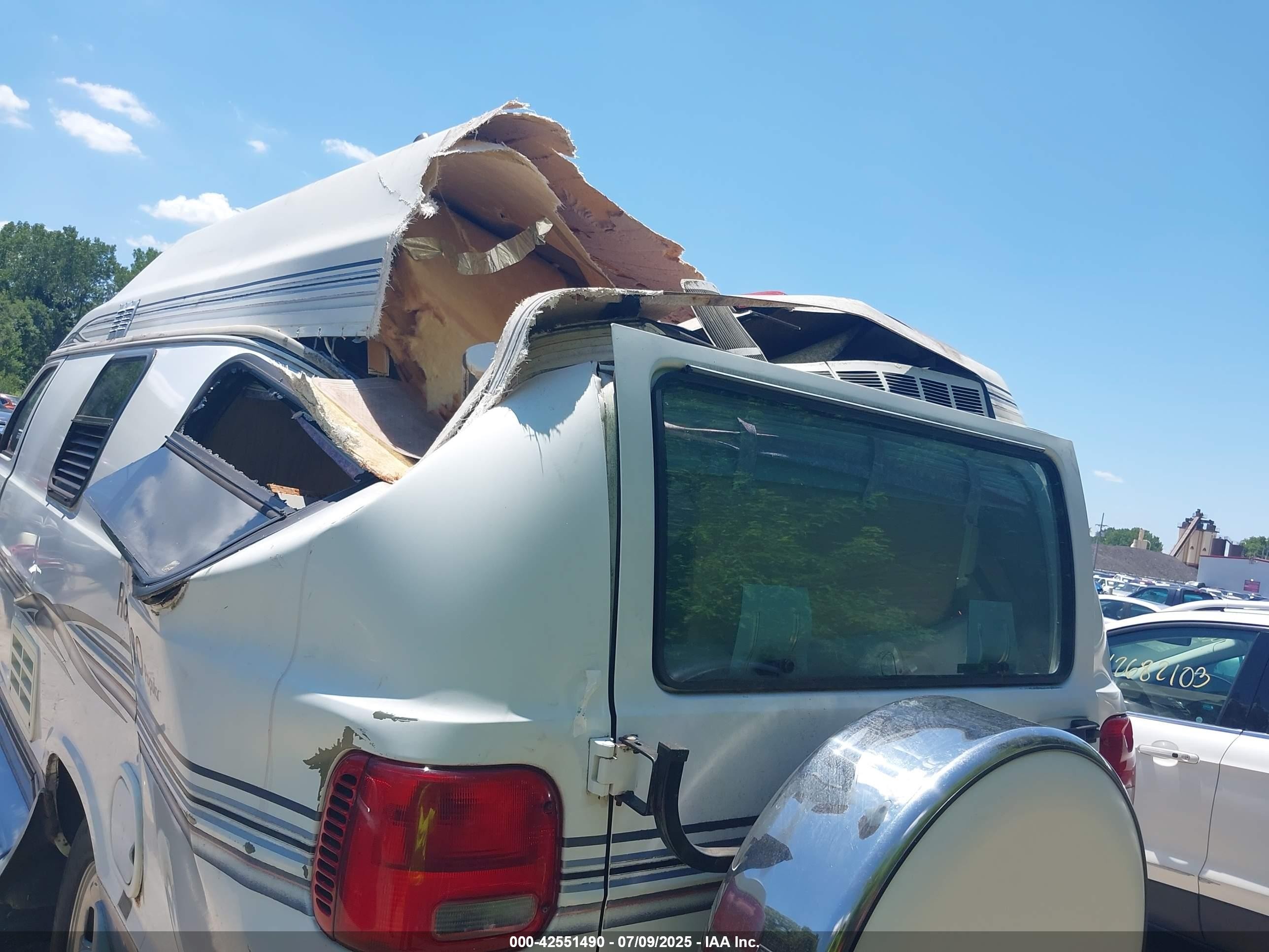 1999 Dodge Ram Van 3500 Commercial/conversion White vin: 2B6KB31Y0XK535769