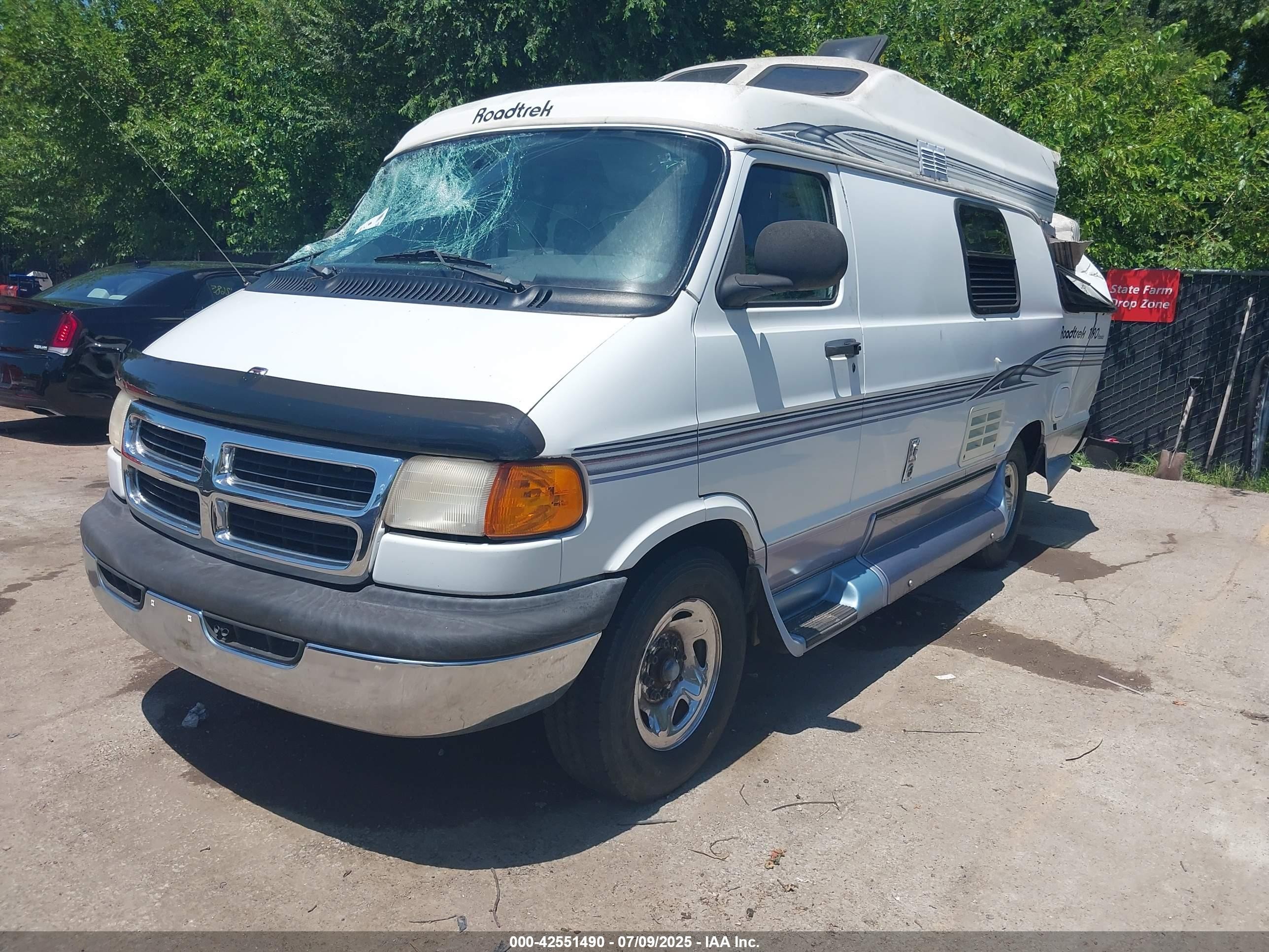 1999 Dodge Ram Van 3500 Commercial/conversion White vin: 2B6KB31Y0XK535769