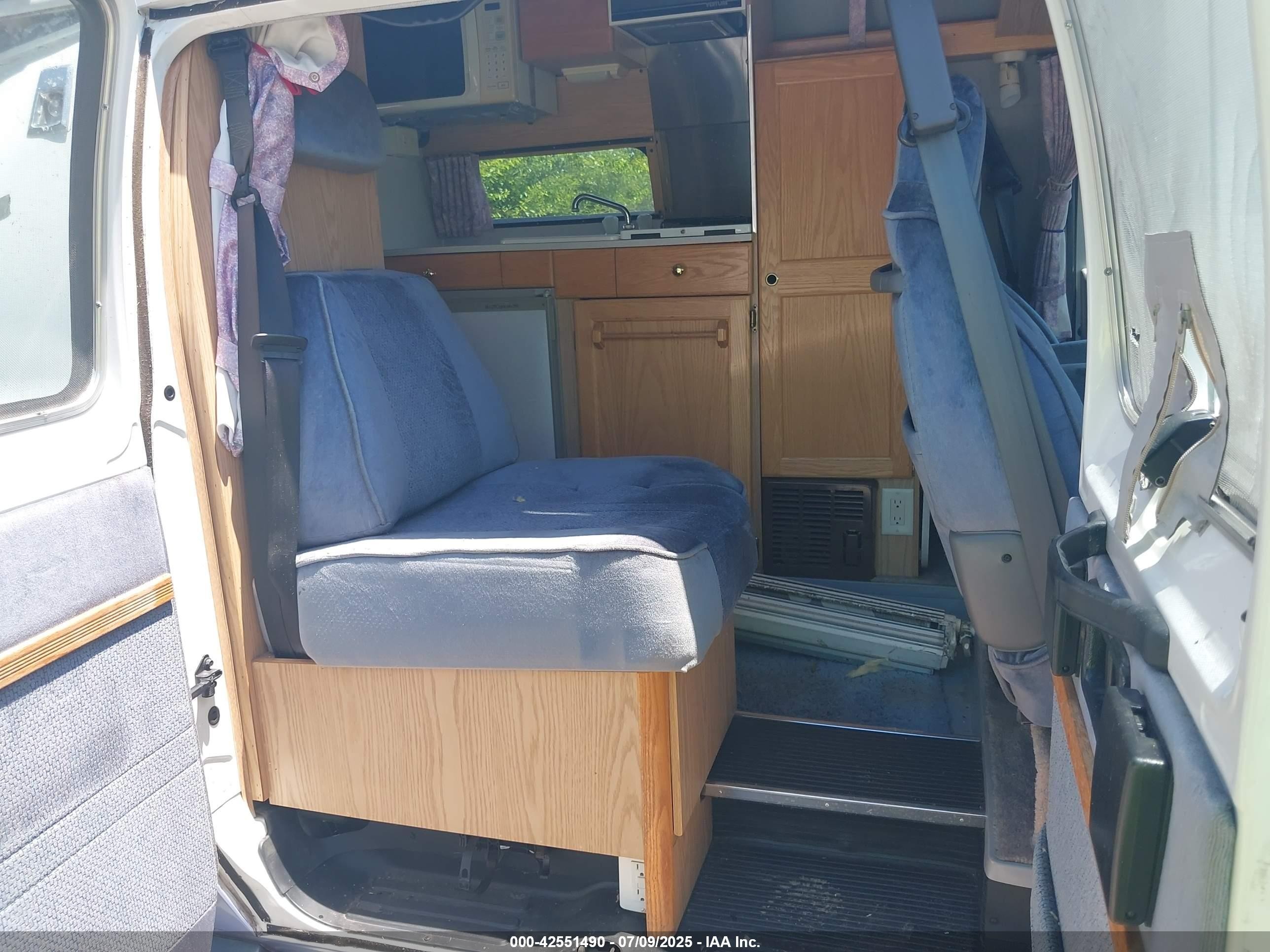 1999 Dodge Ram Van 3500 Commercial/conversion White vin: 2B6KB31Y0XK535769