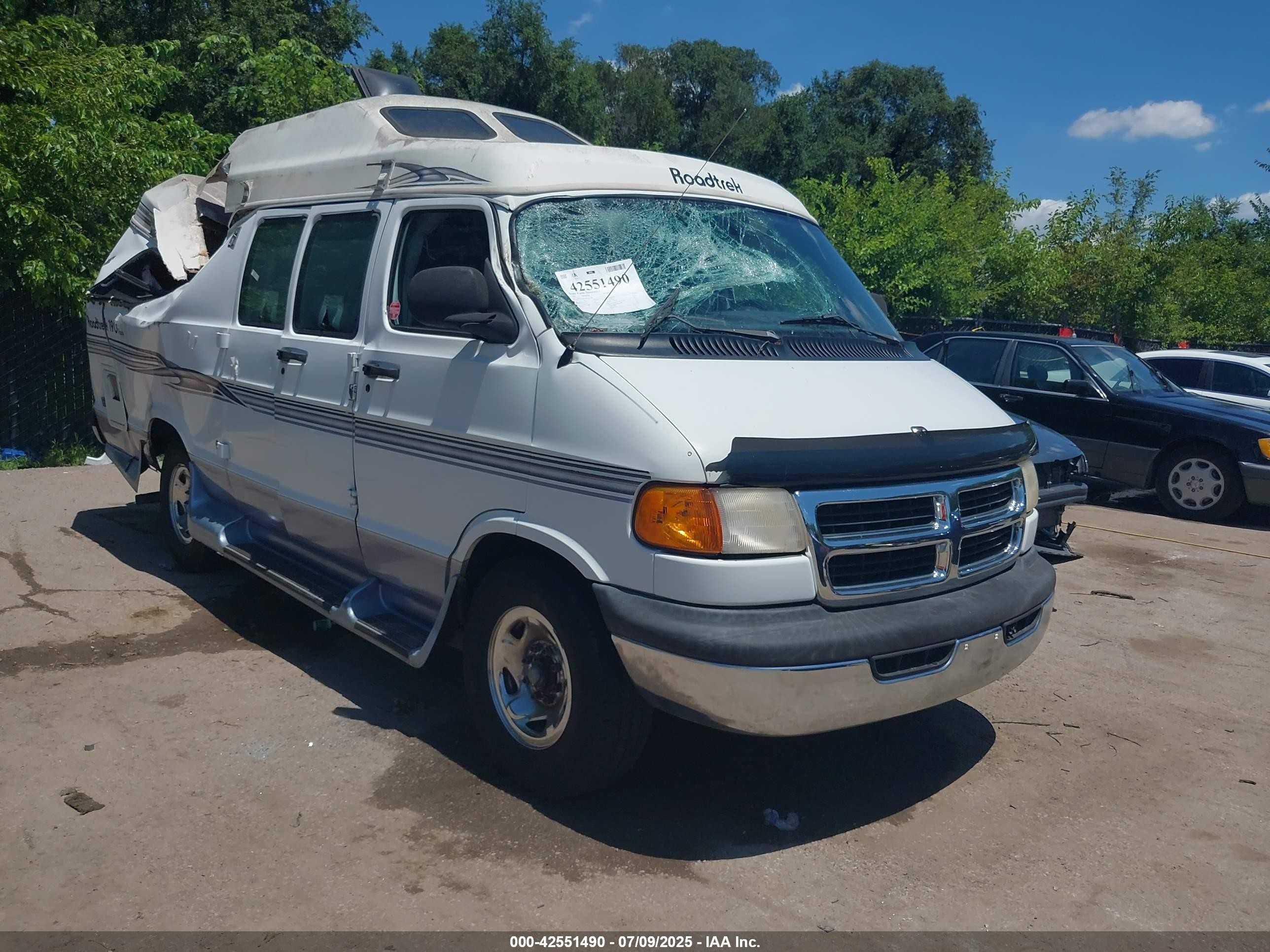 1999 Dodge Ram Van 3500 Commercial/conversion White vin: 2B6KB31Y0XK535769