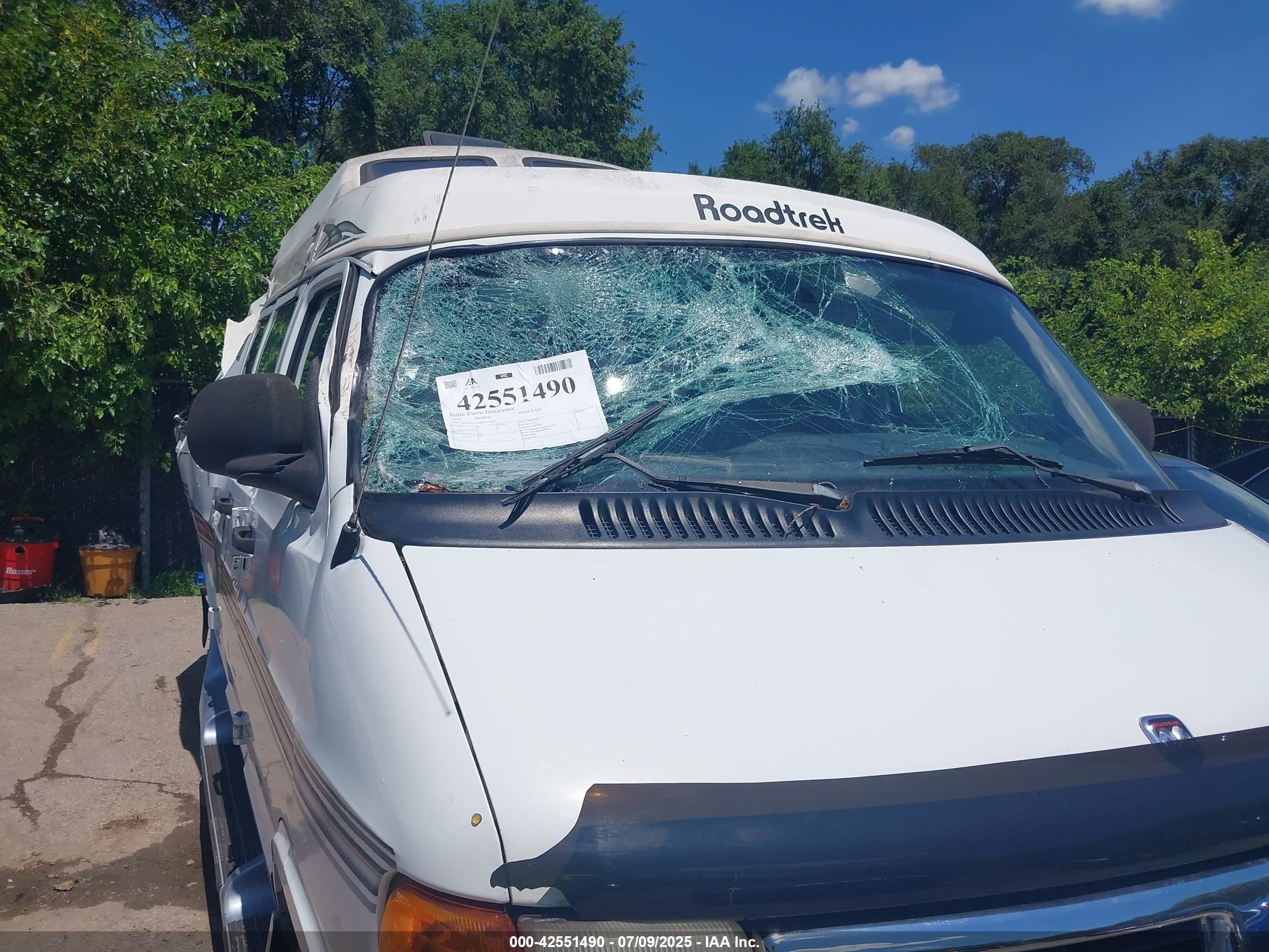 1999 Dodge Ram Van 3500 Commercial/conversion White vin: 2B6KB31Y0XK535769