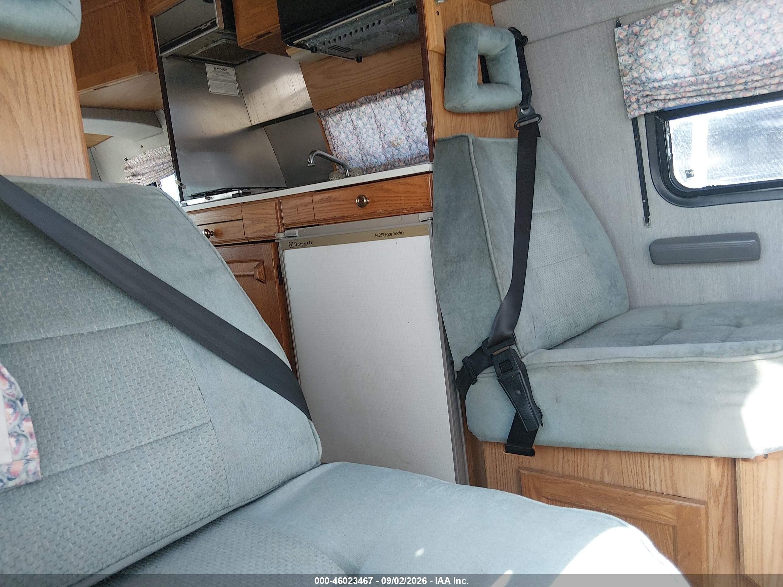 1996 Dodge Ram Van B3500 White vin: 2B6KB31Y1TK132121