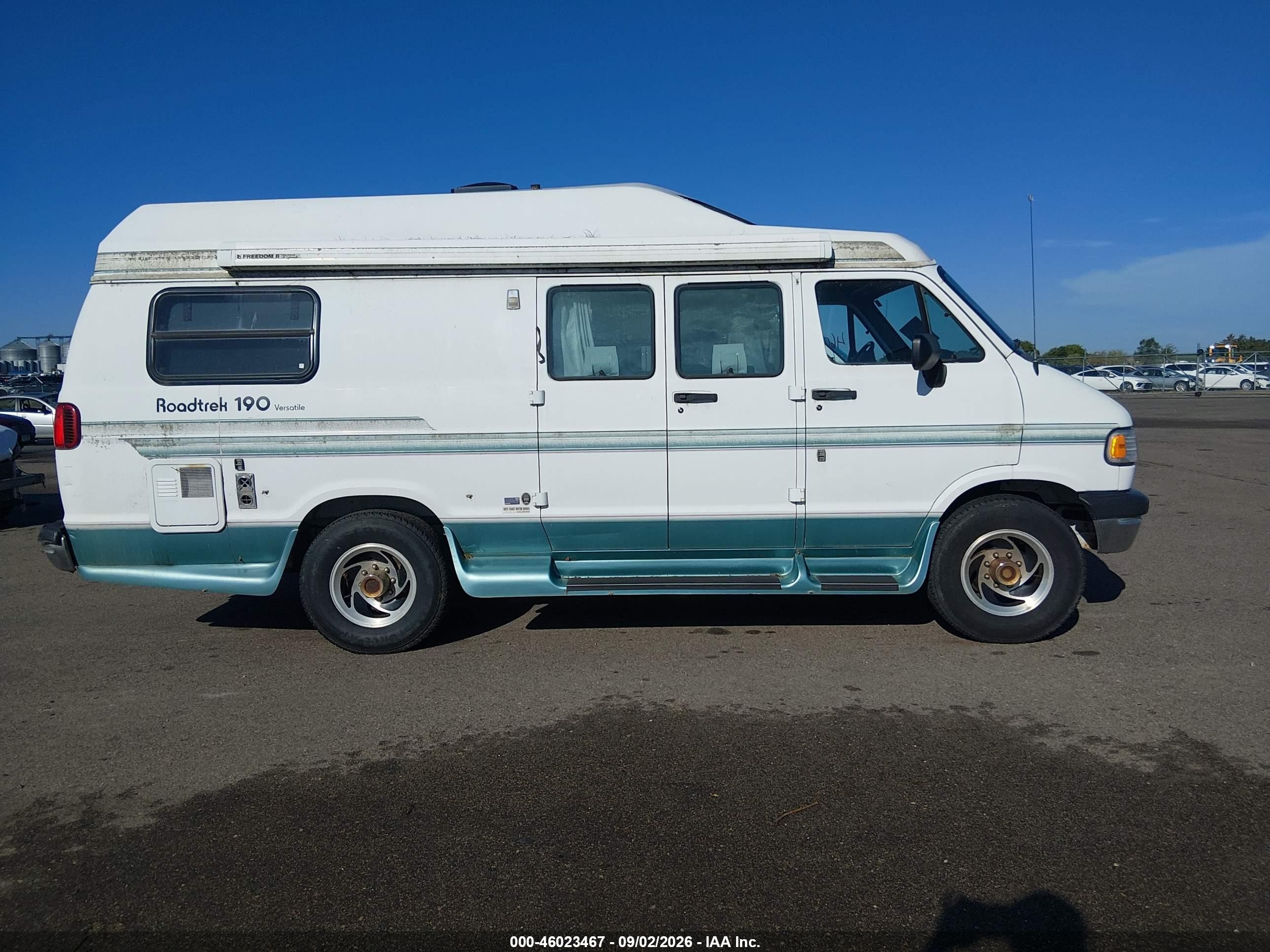 1996 Dodge Ram Van B3500 White vin: 2B6KB31Y1TK132121