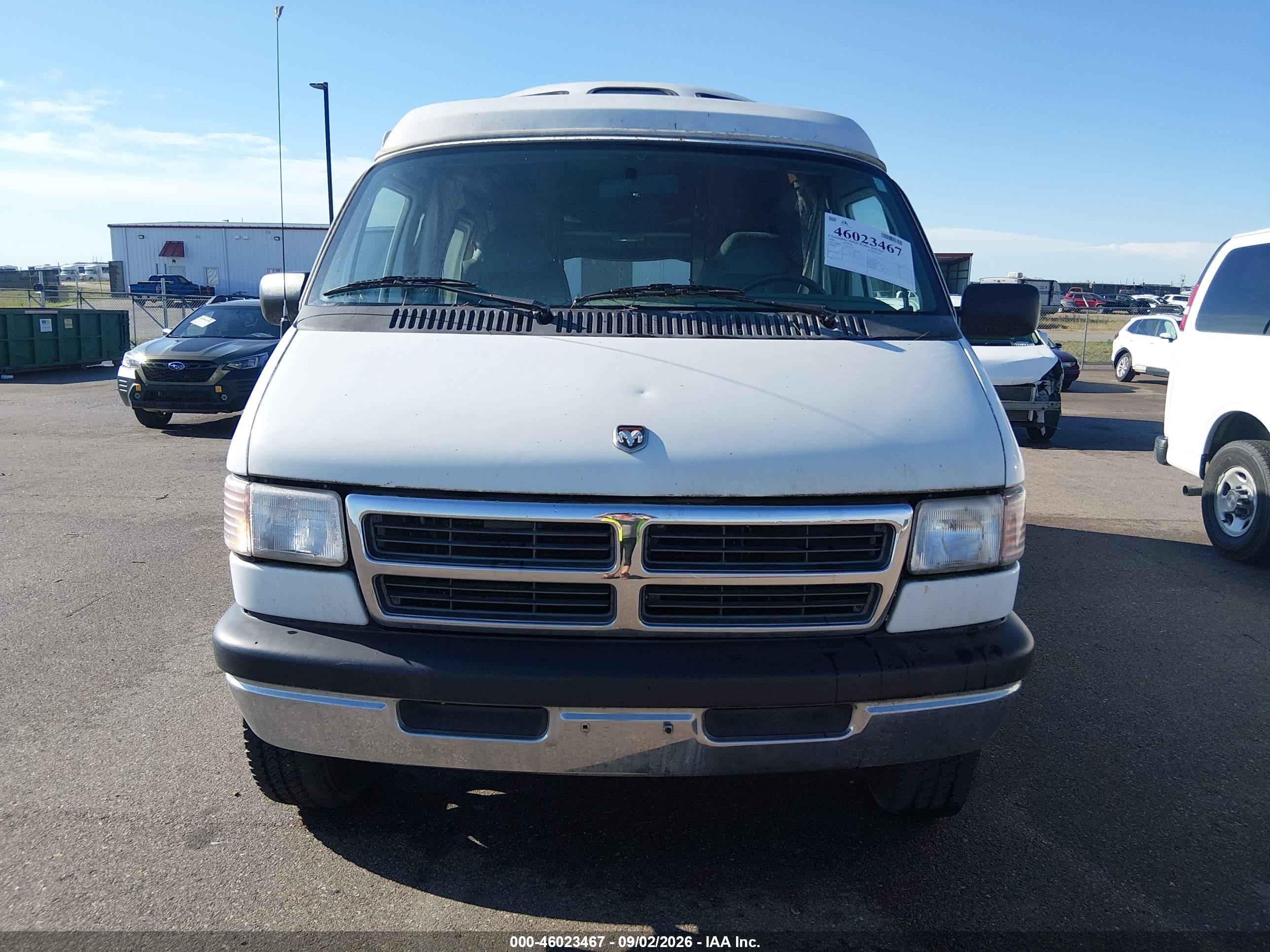 1996 Dodge Ram Van B3500 White vin: 2B6KB31Y1TK132121