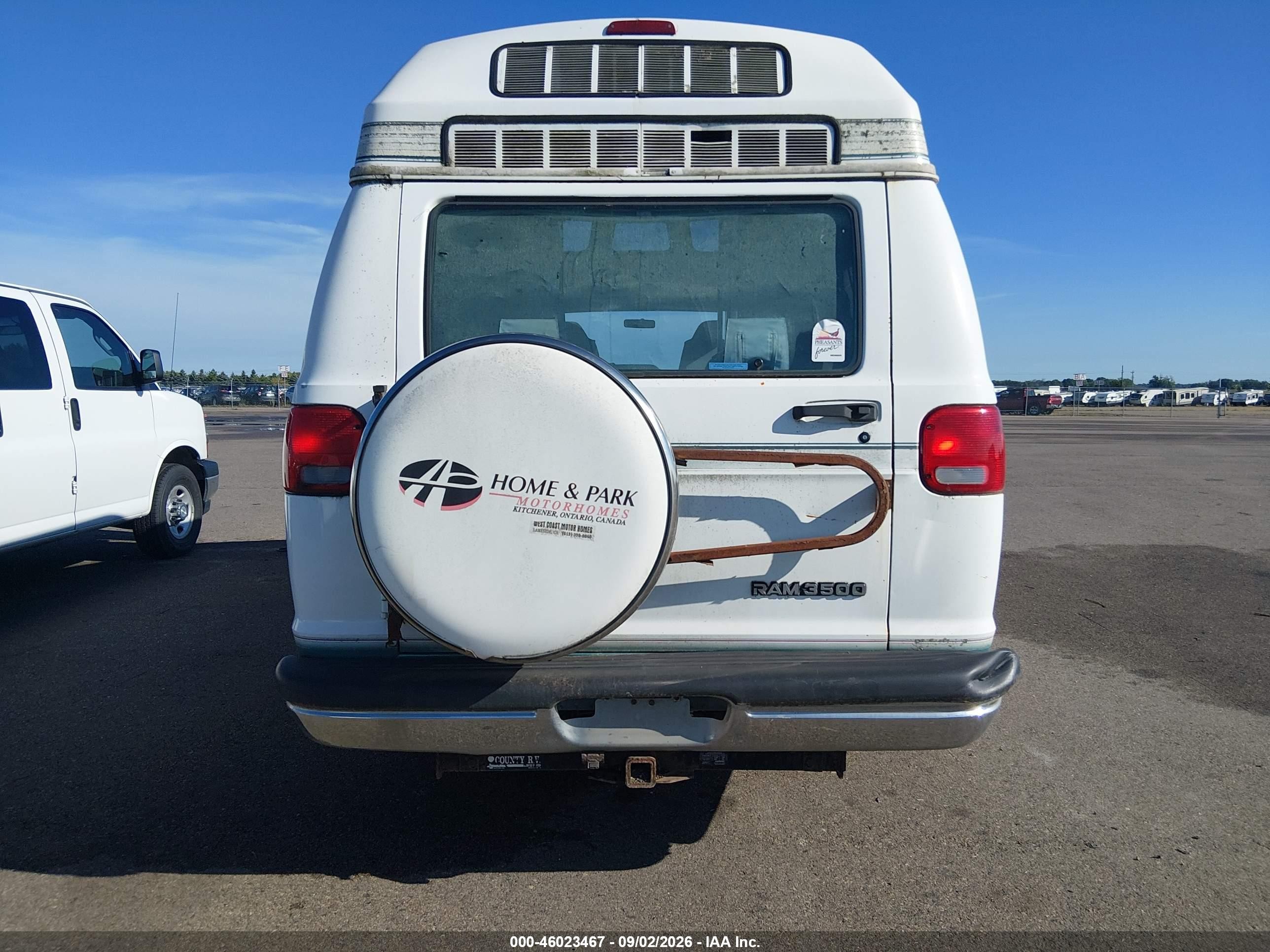 1996 Dodge Ram Van B3500 White vin: 2B6KB31Y1TK132121